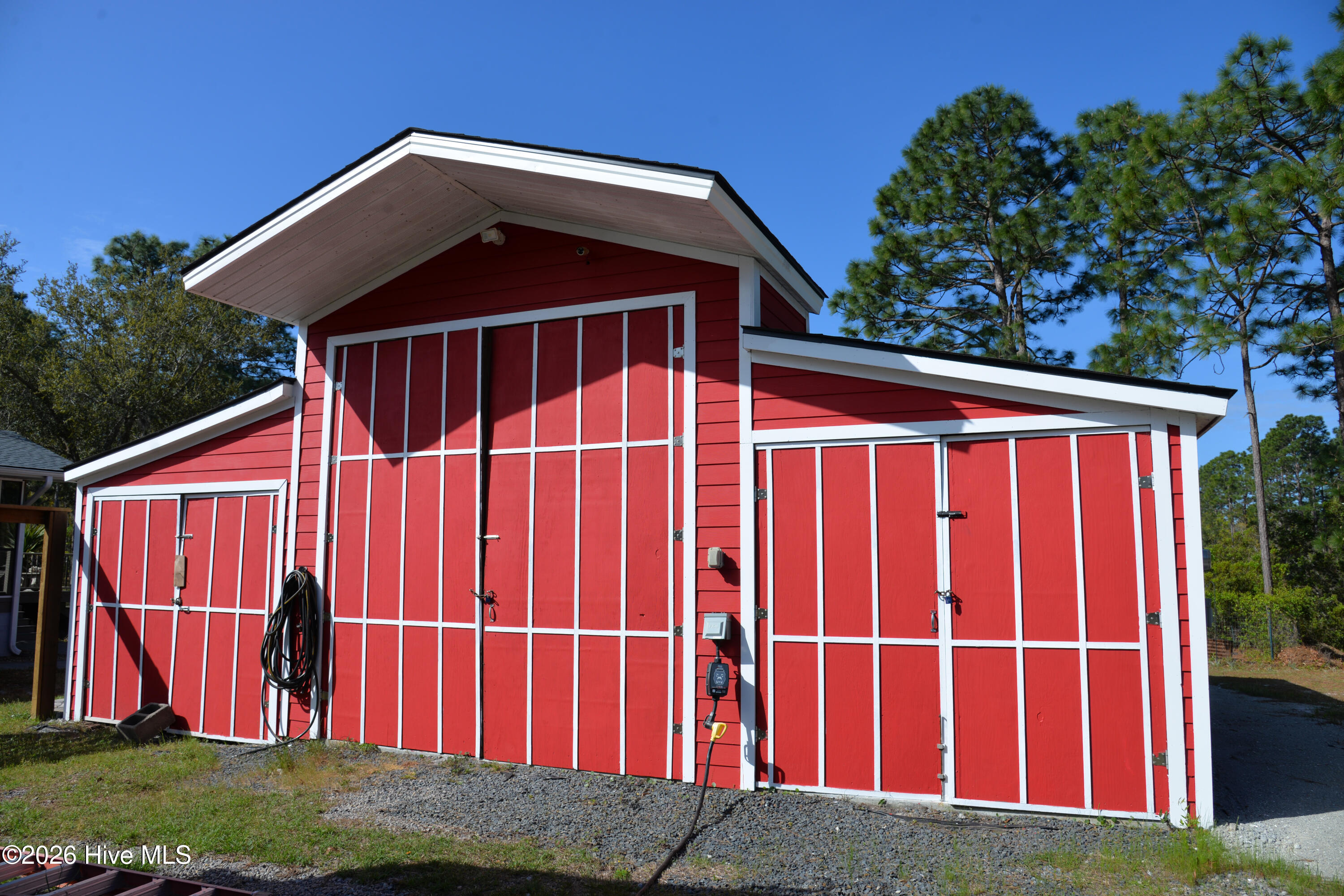 main property photo 39