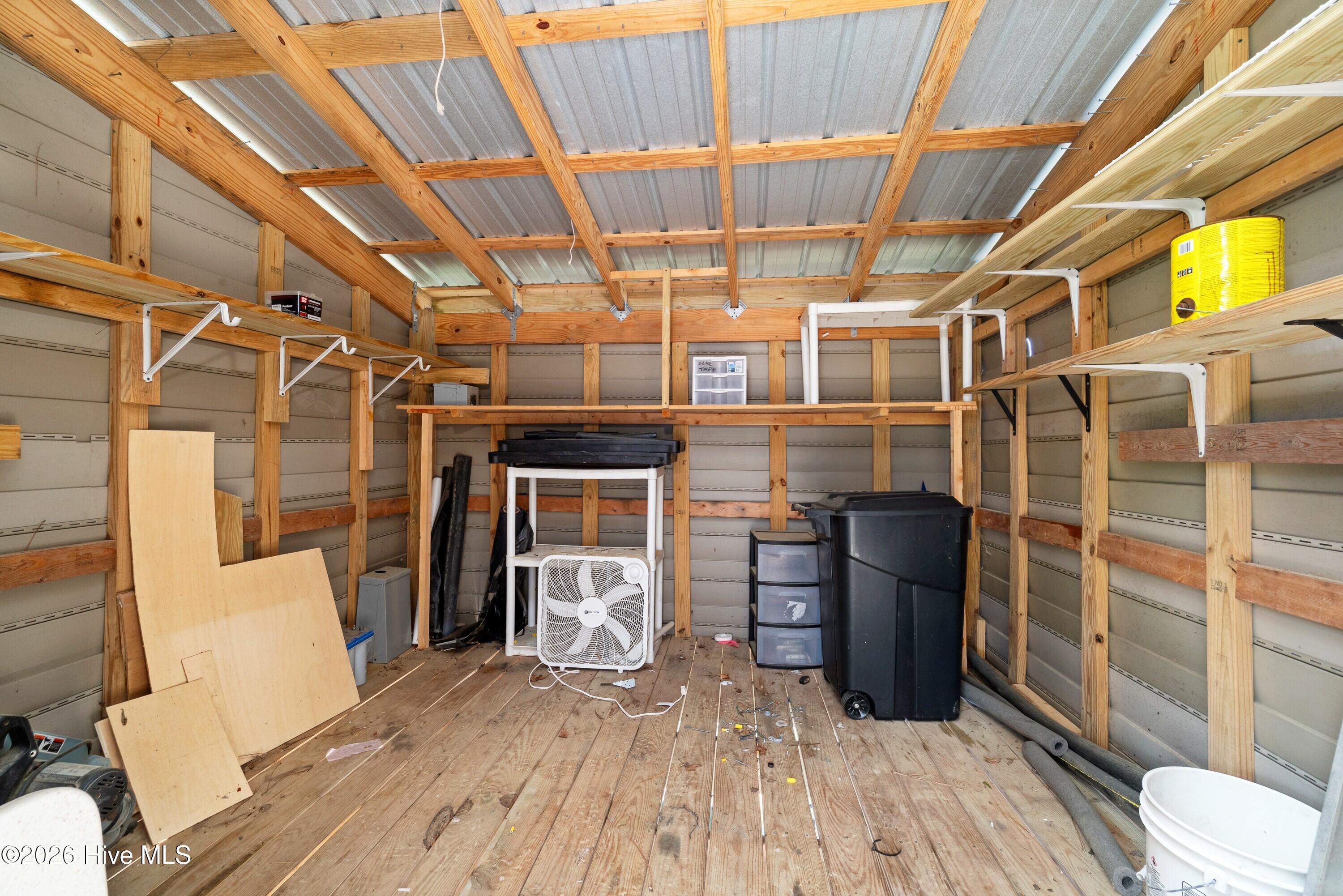 main property photo 40