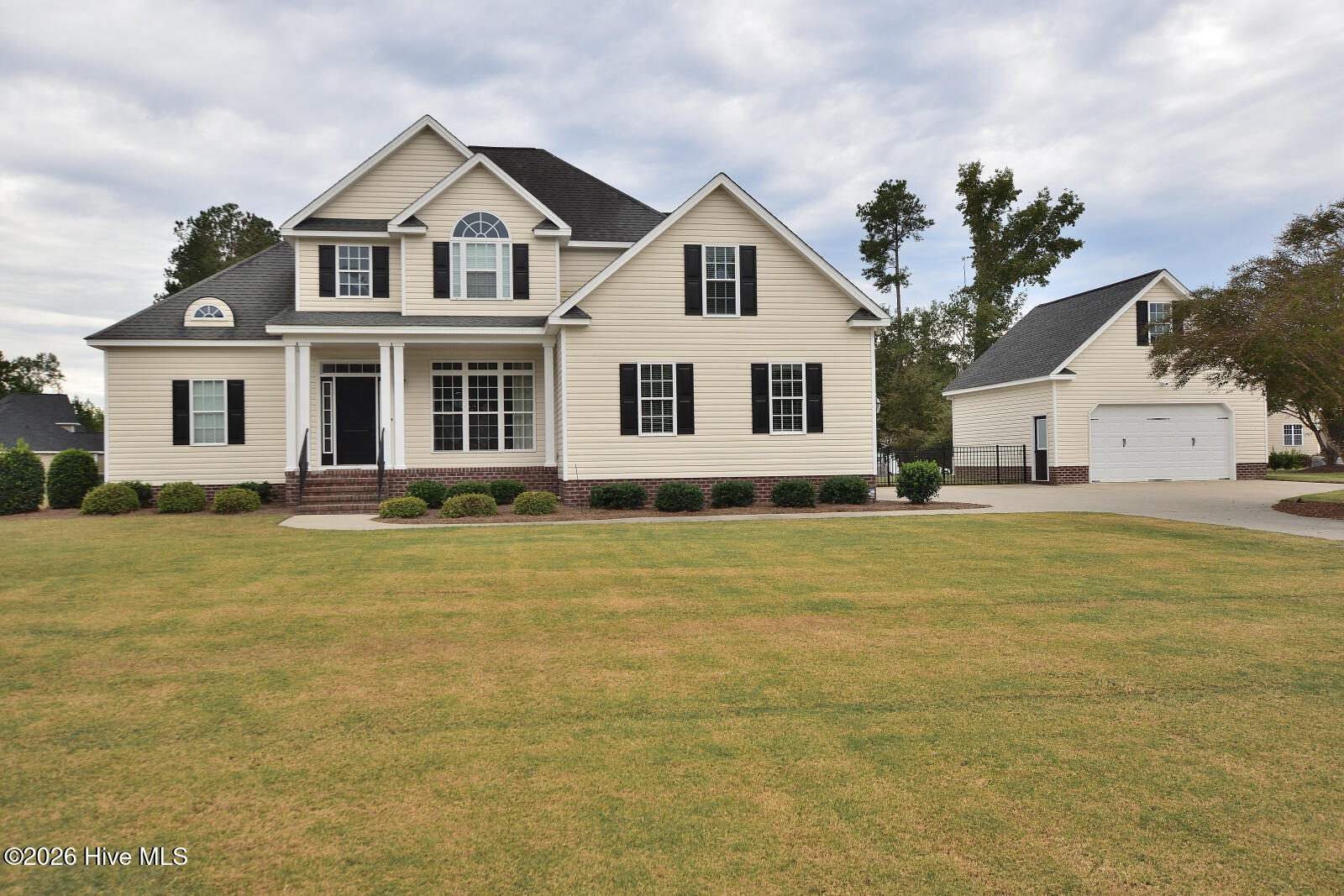 main property photo 6