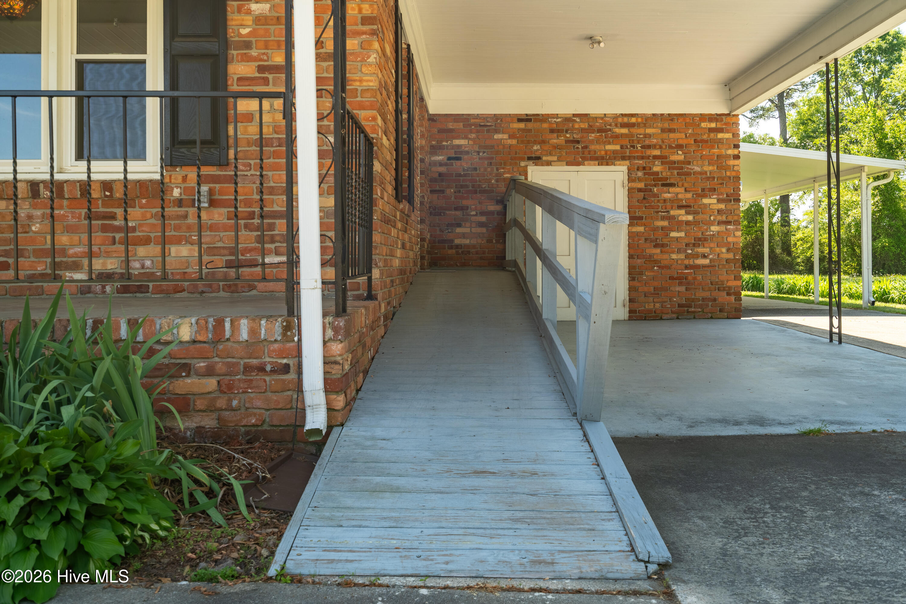 main property photo 39