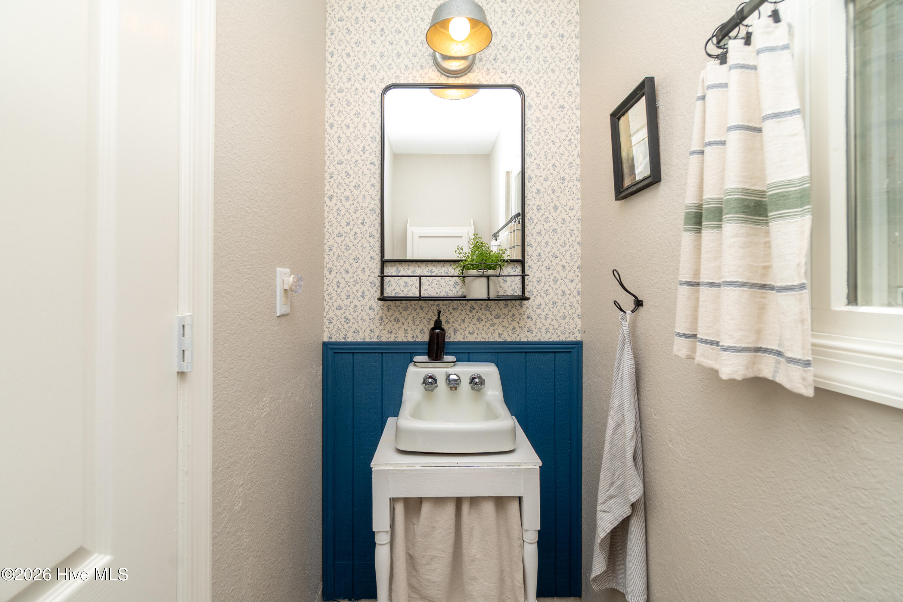 main property photo 75