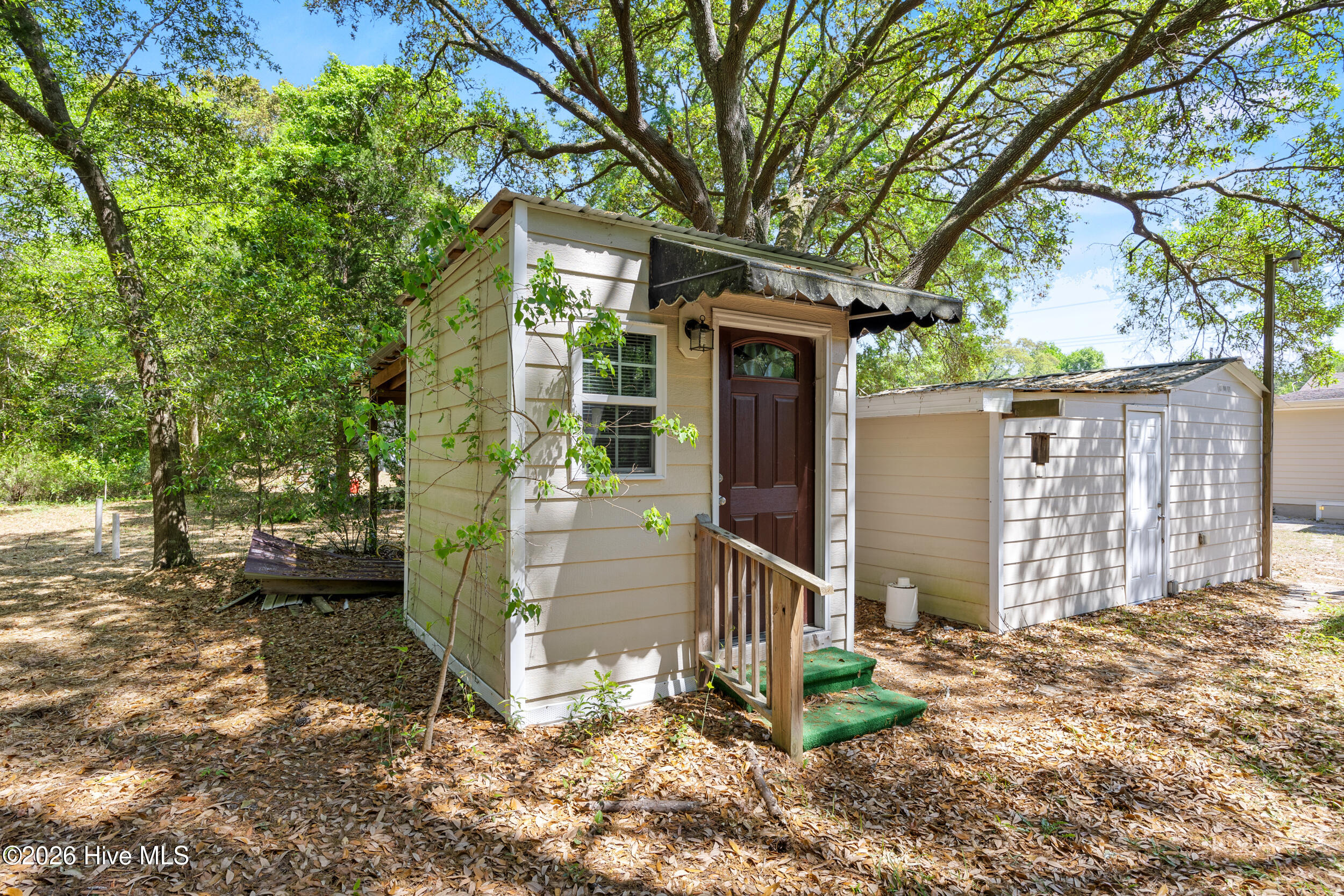 main property photo 36