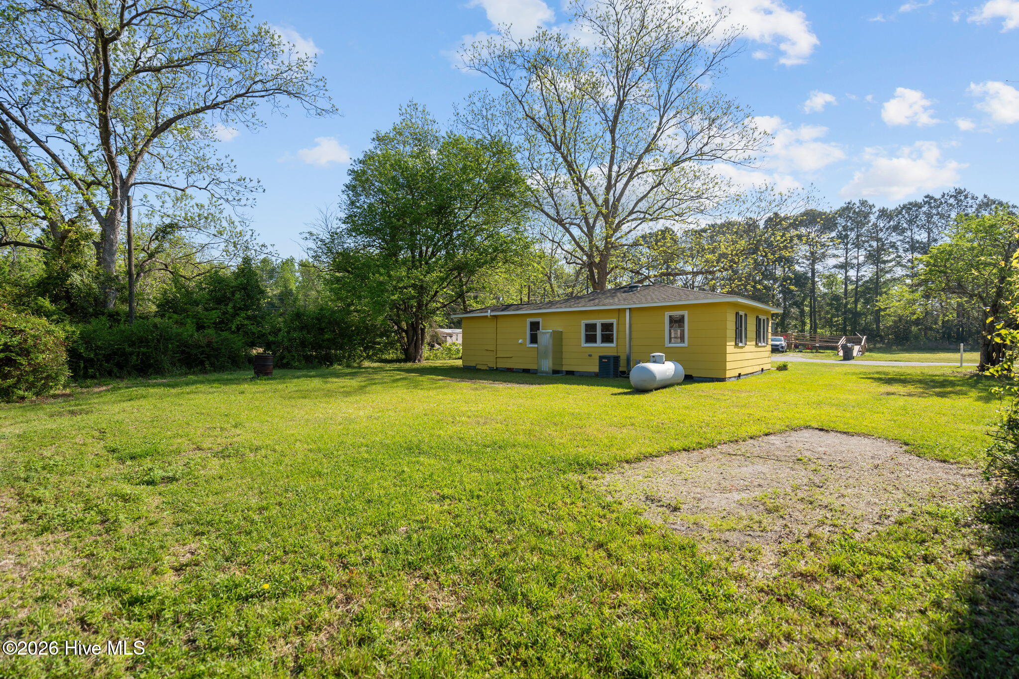 main property photo 23