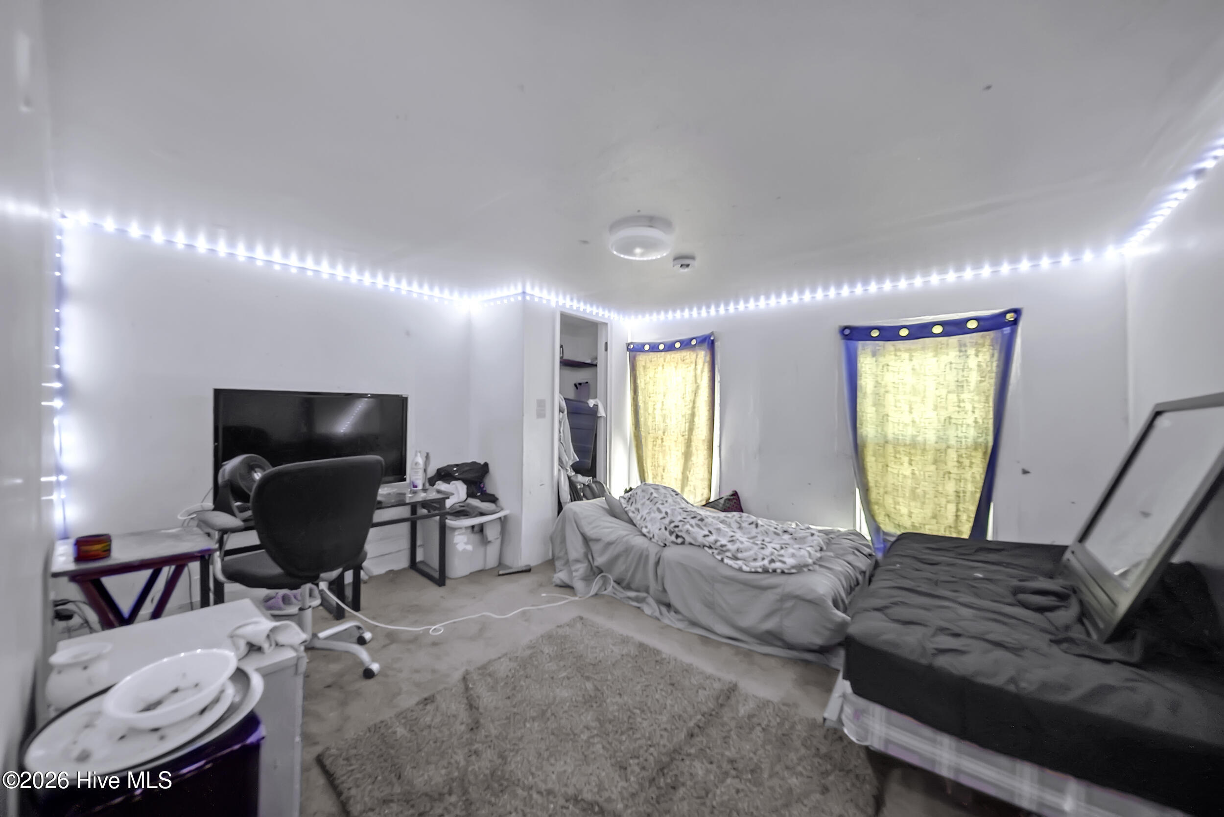 main property photo 28