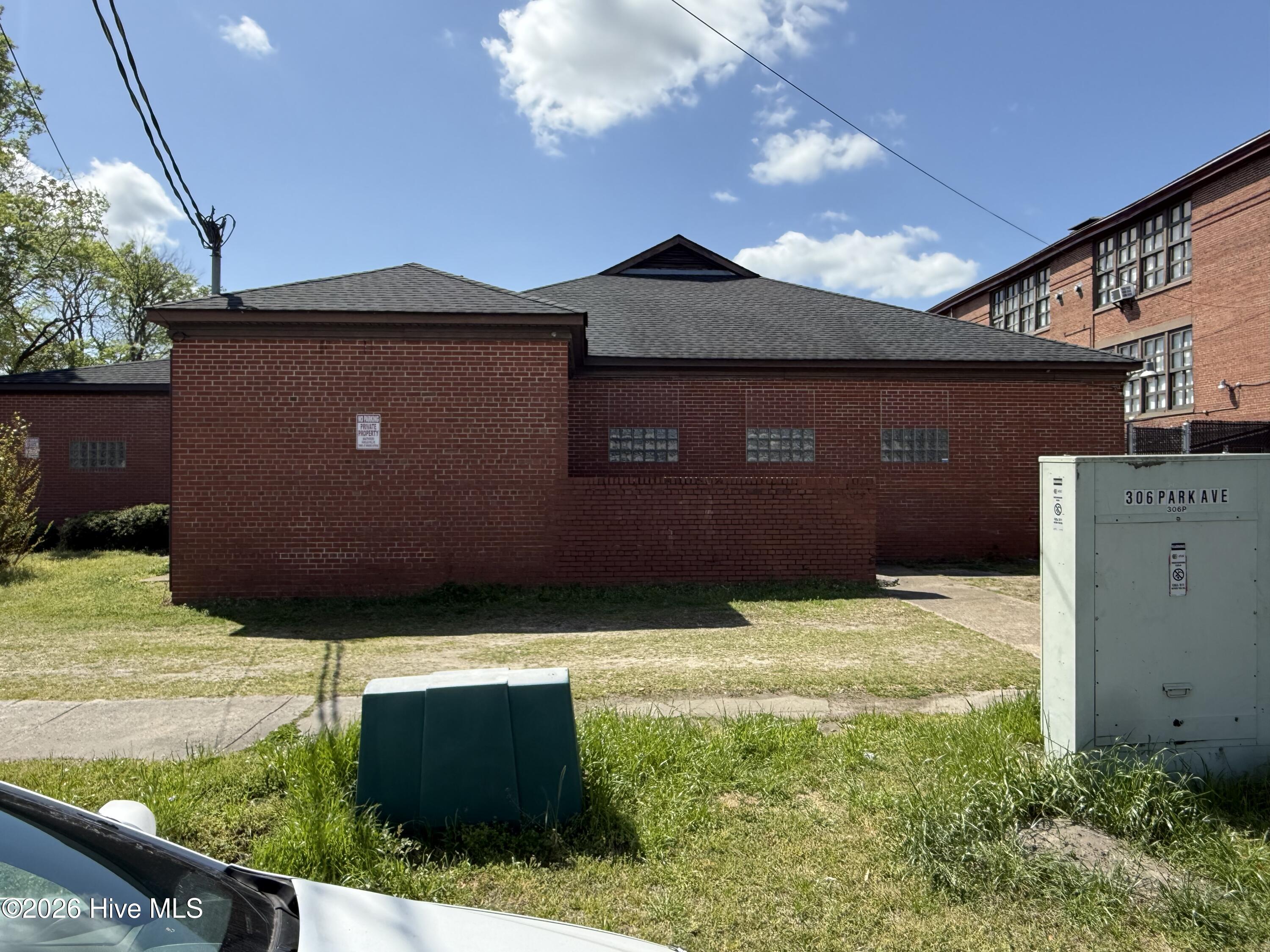 main property photo 2