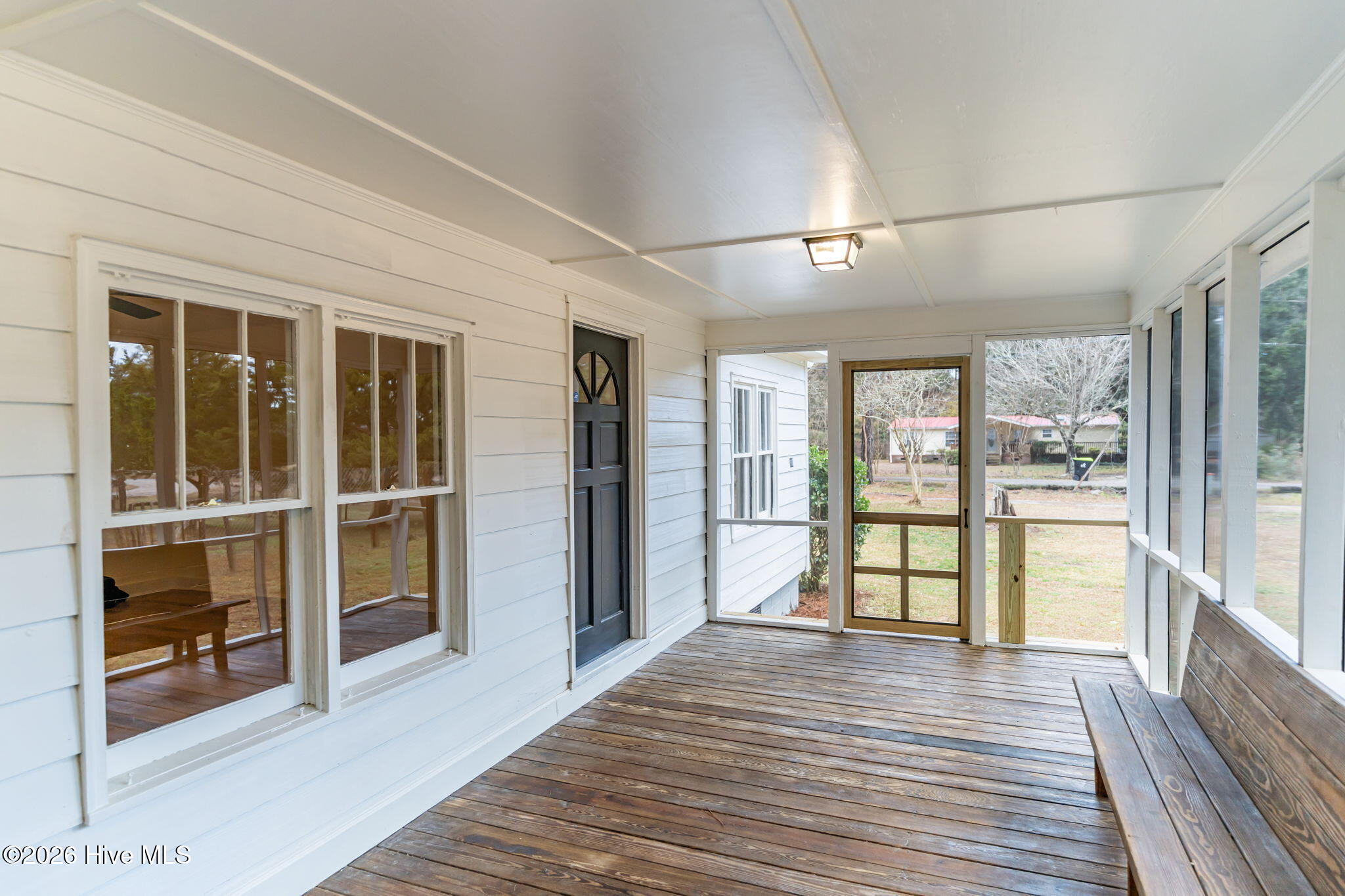 main property photo 28