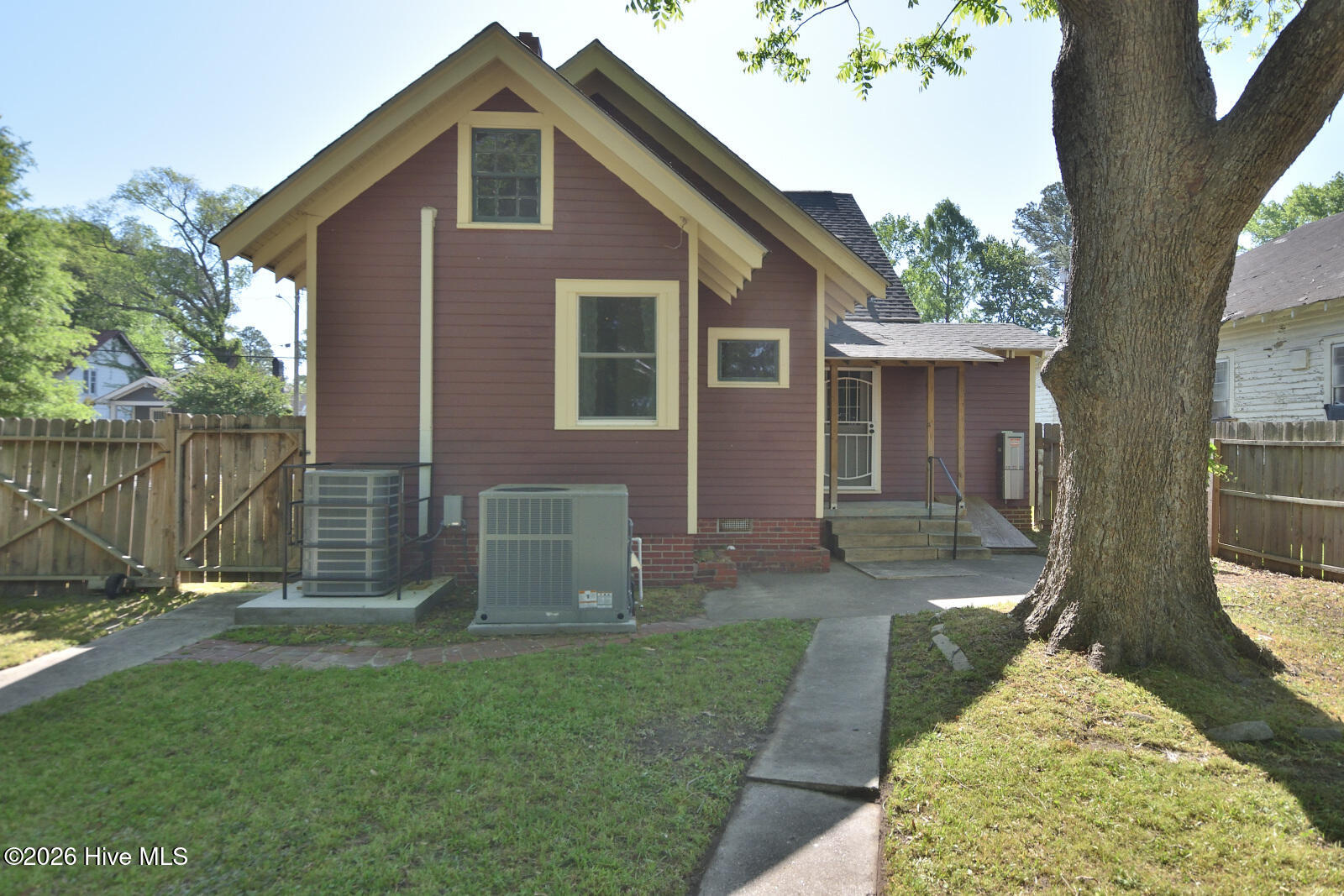 main property photo 18
