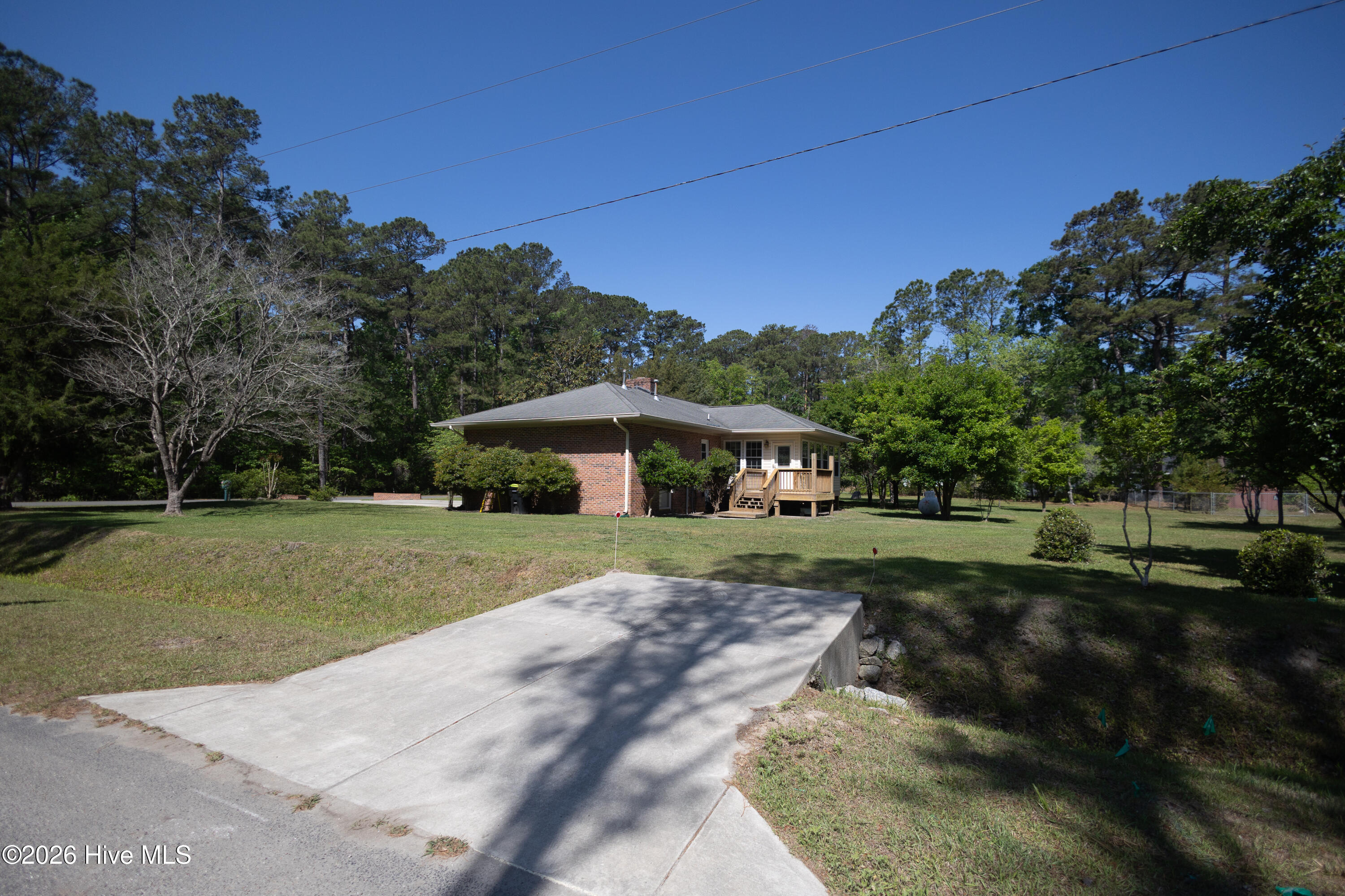 main property photo 32