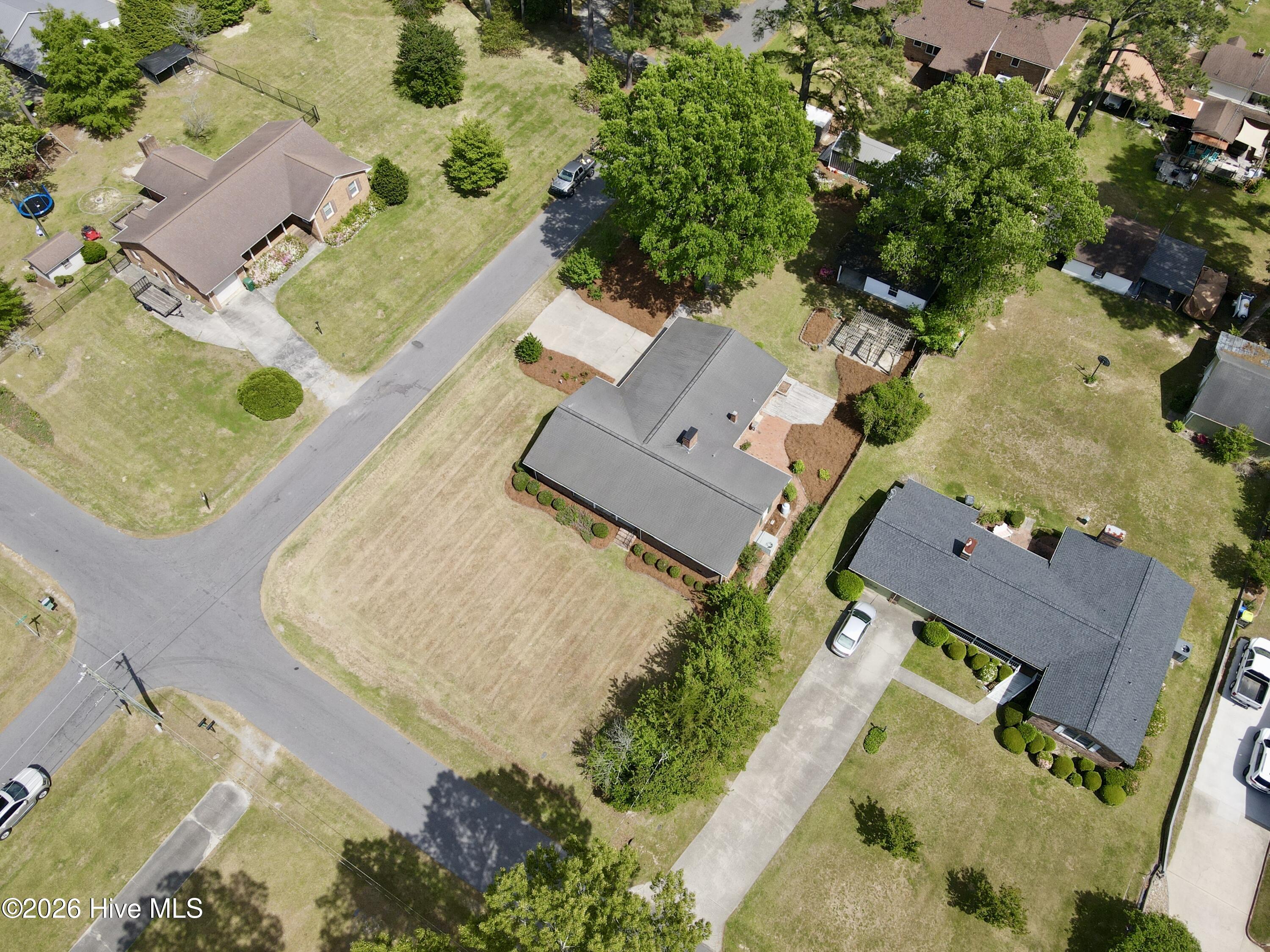 main property photo 17