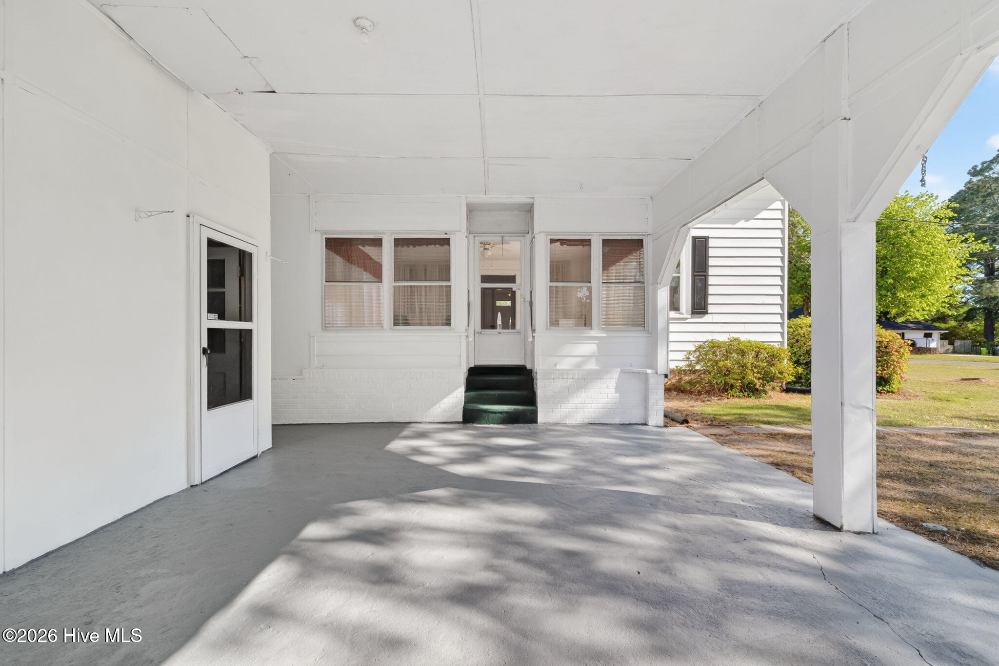 main property photo 31