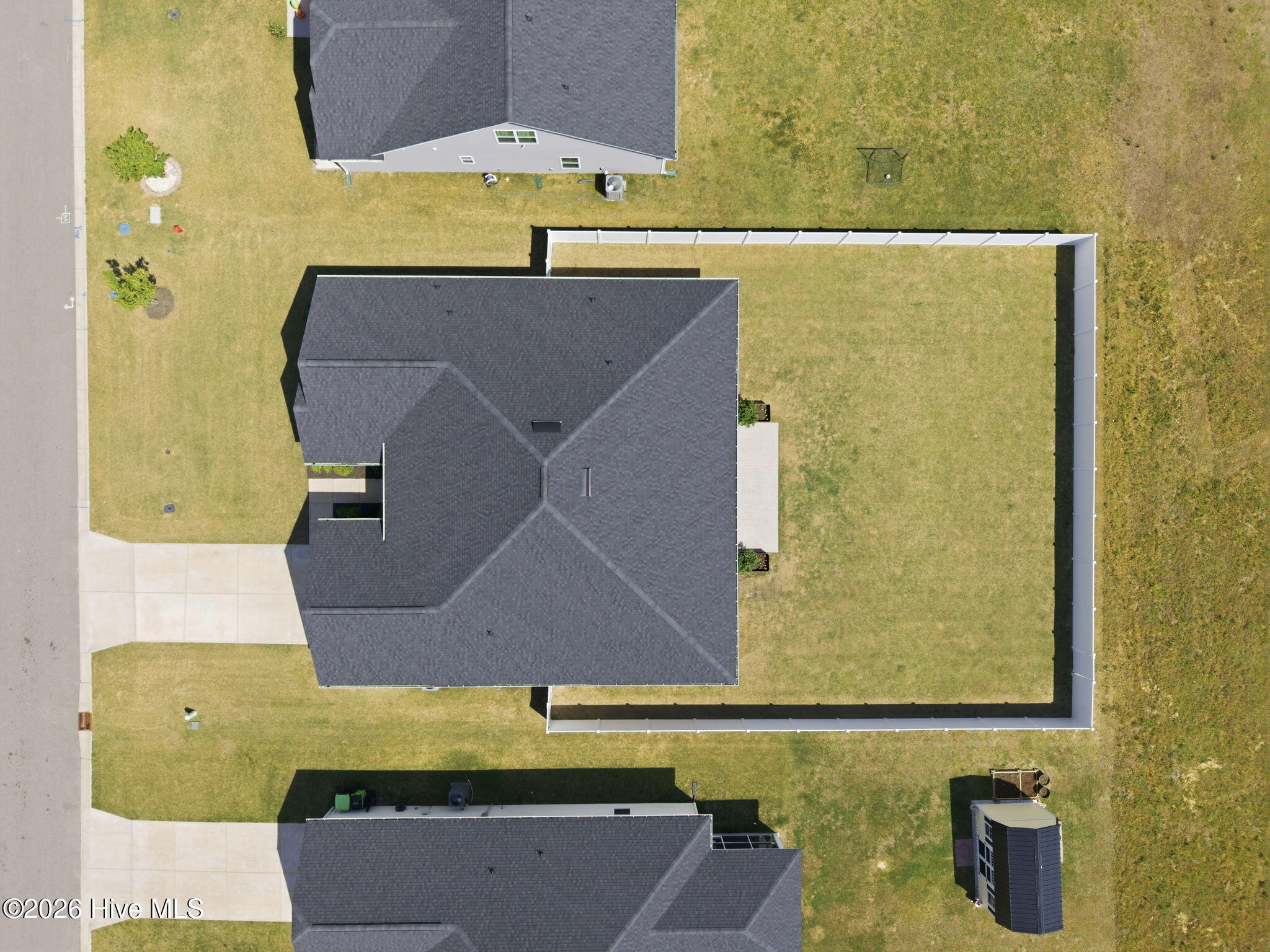main property photo 45