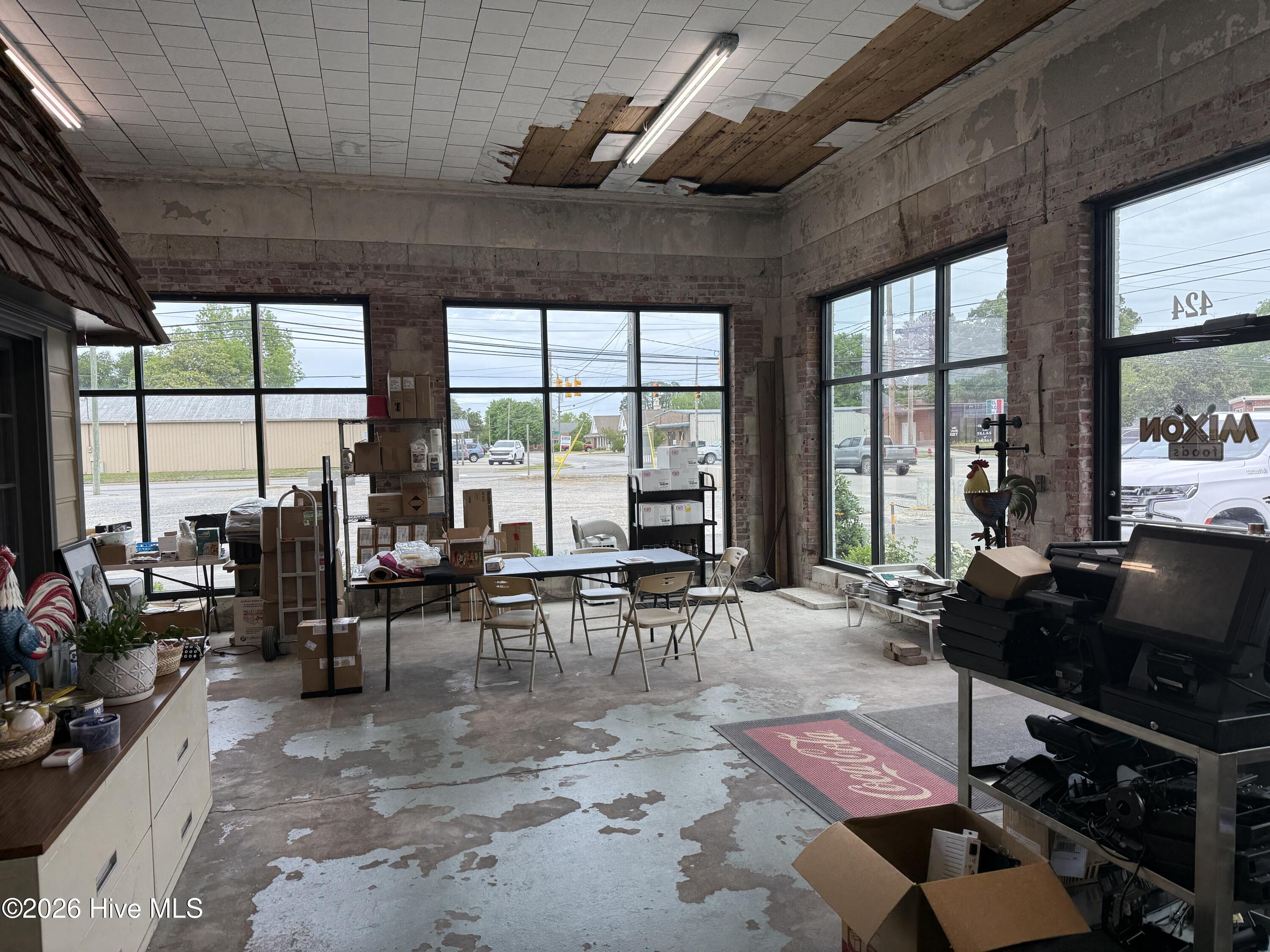 main property photo 14