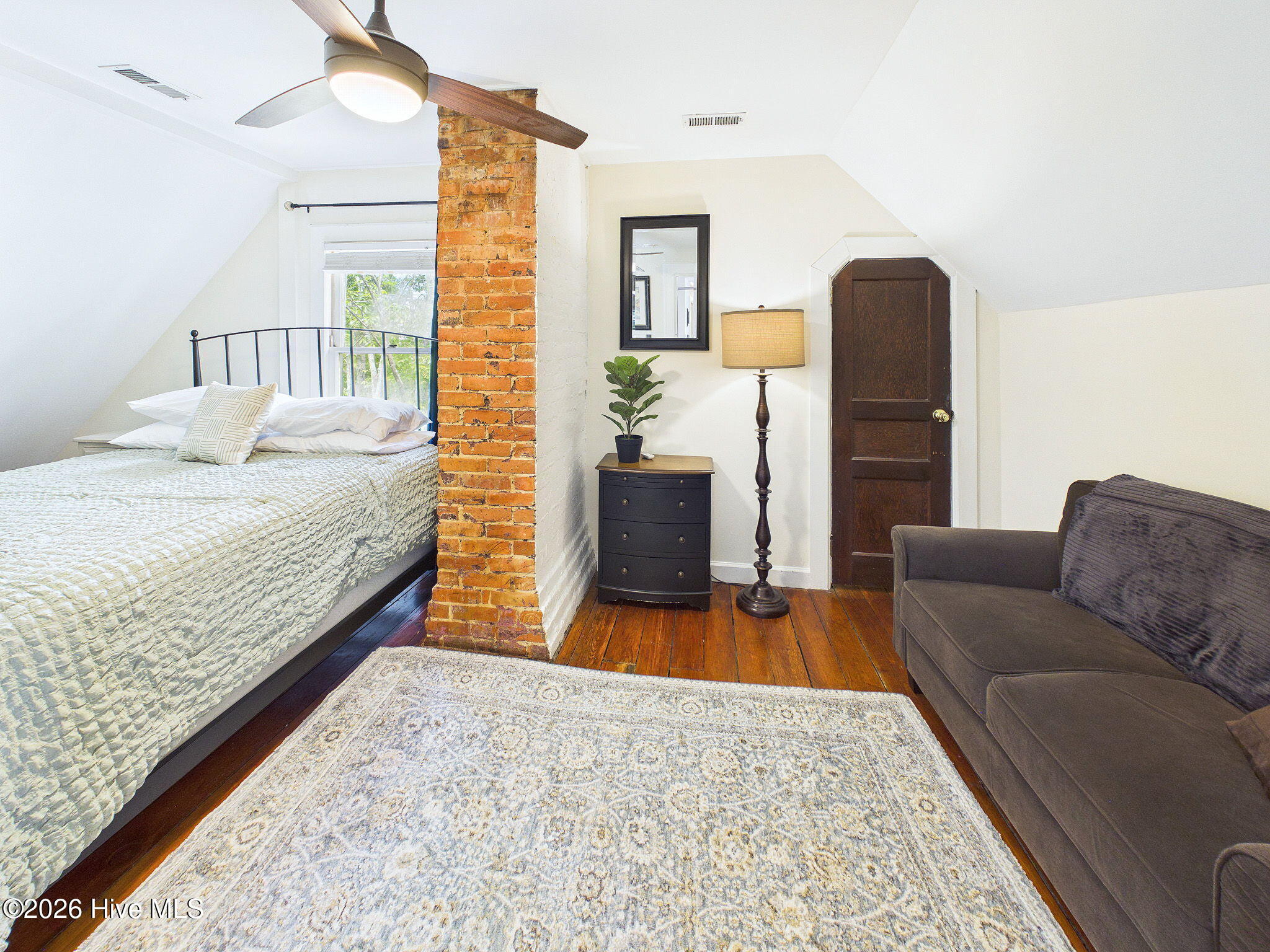 main property photo 74