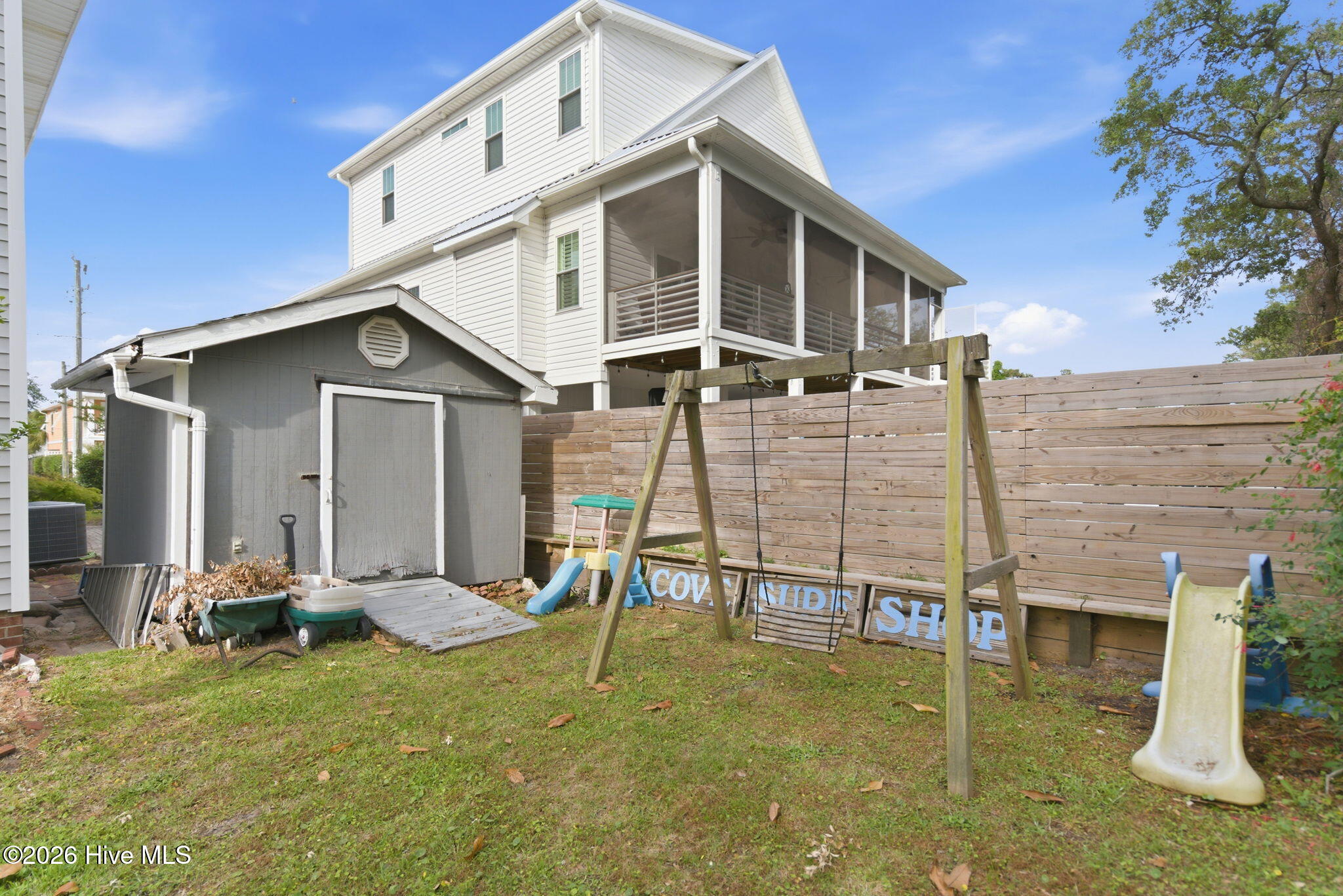 main property photo 30