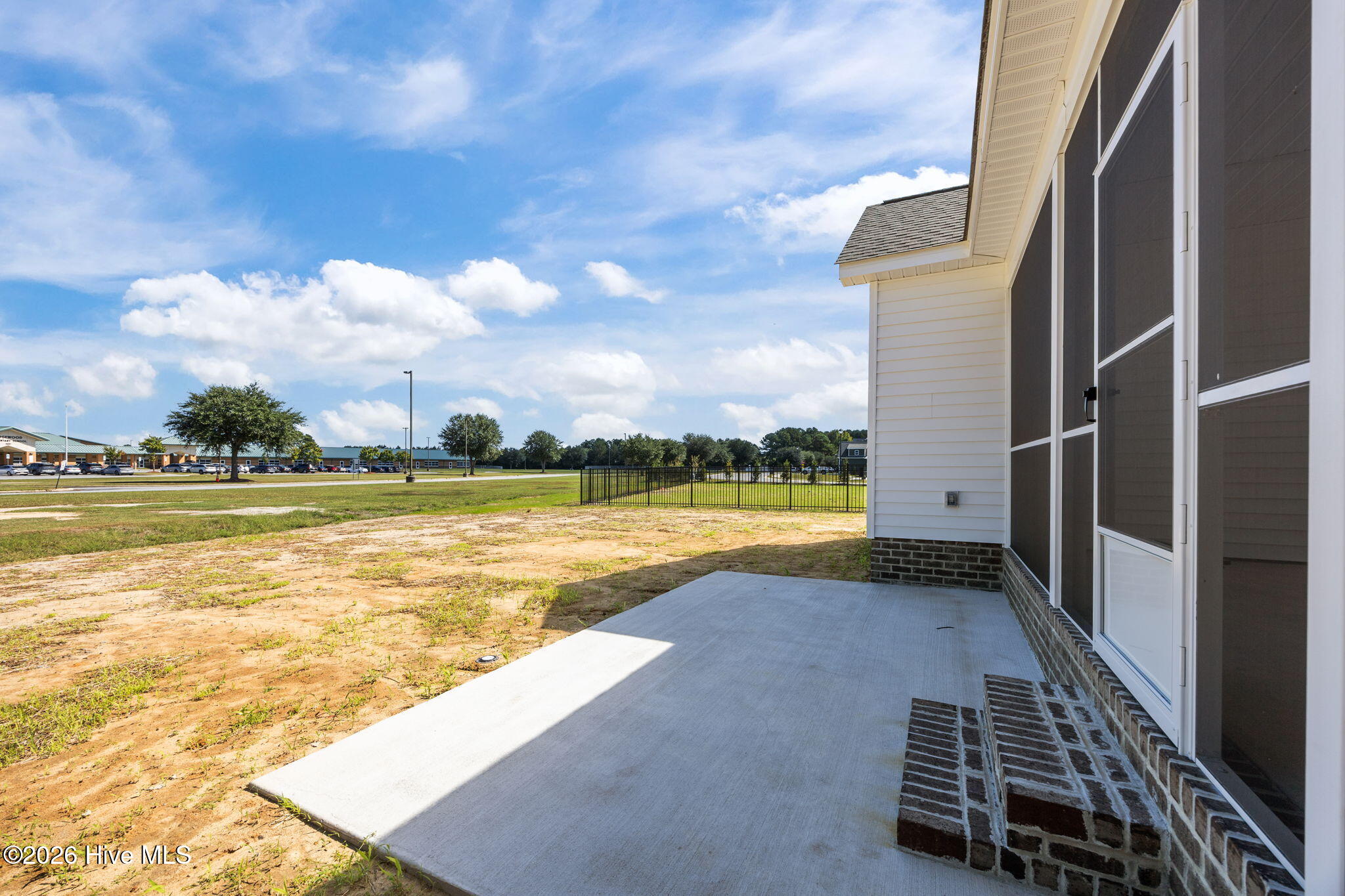 main property photo 40