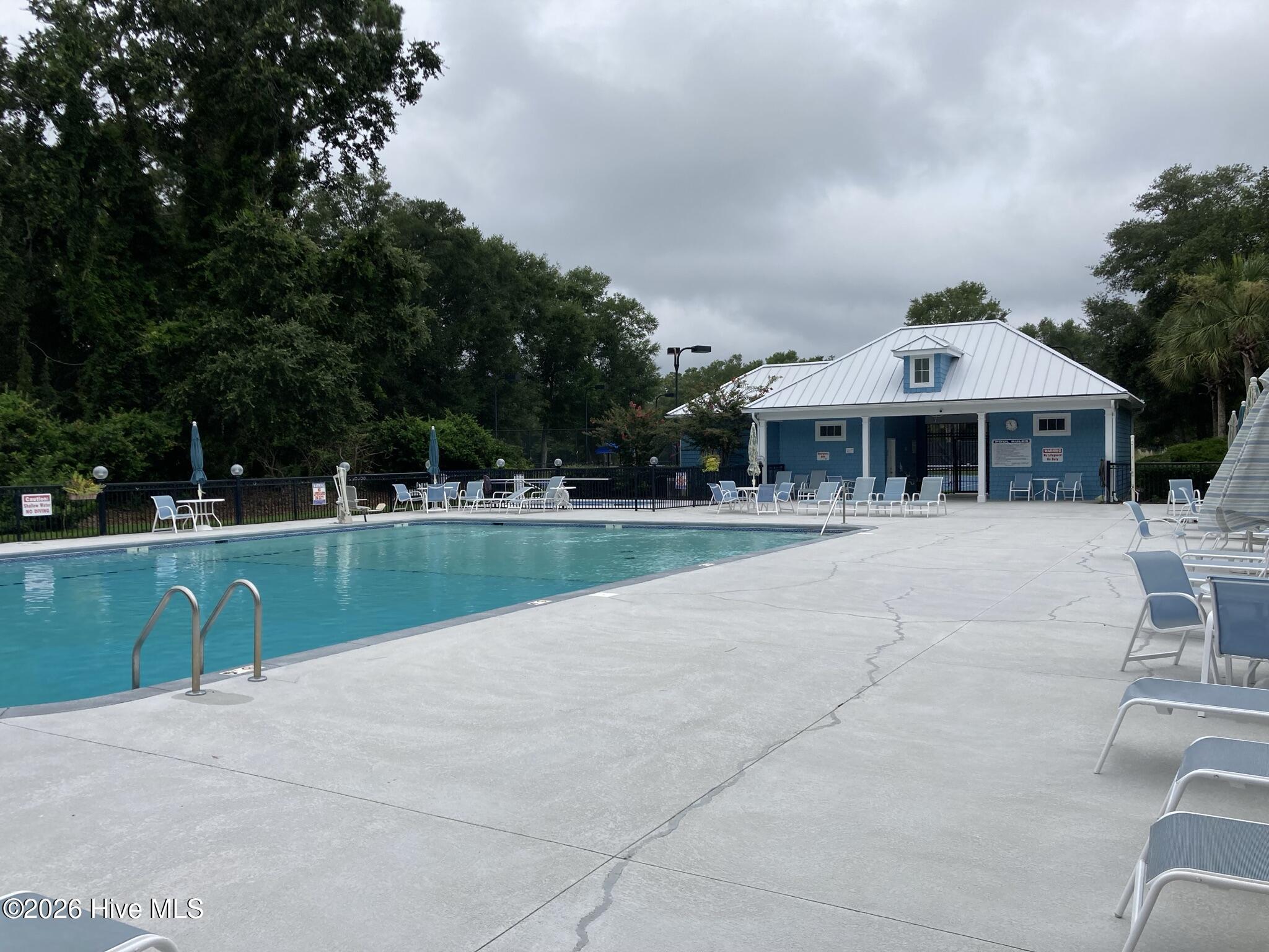main property photo 8