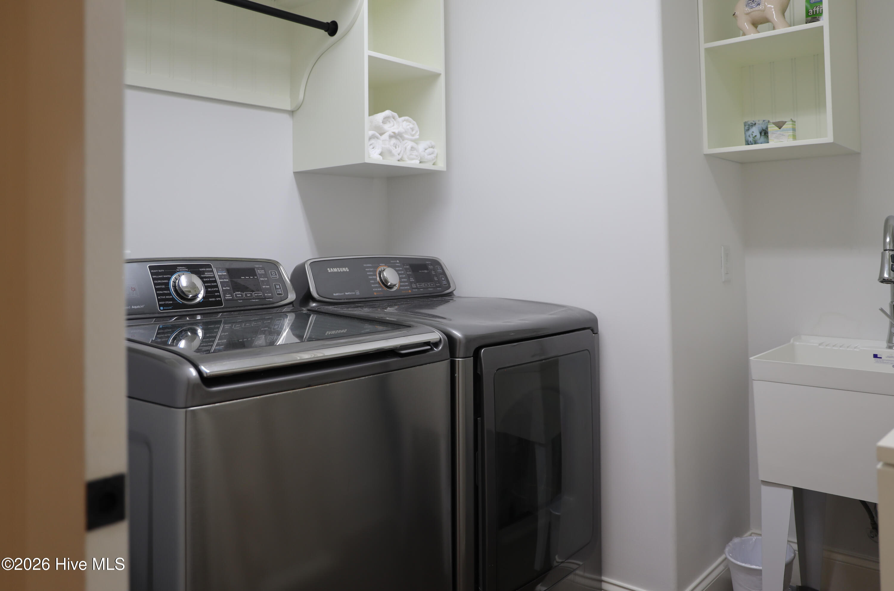 main property photo 78