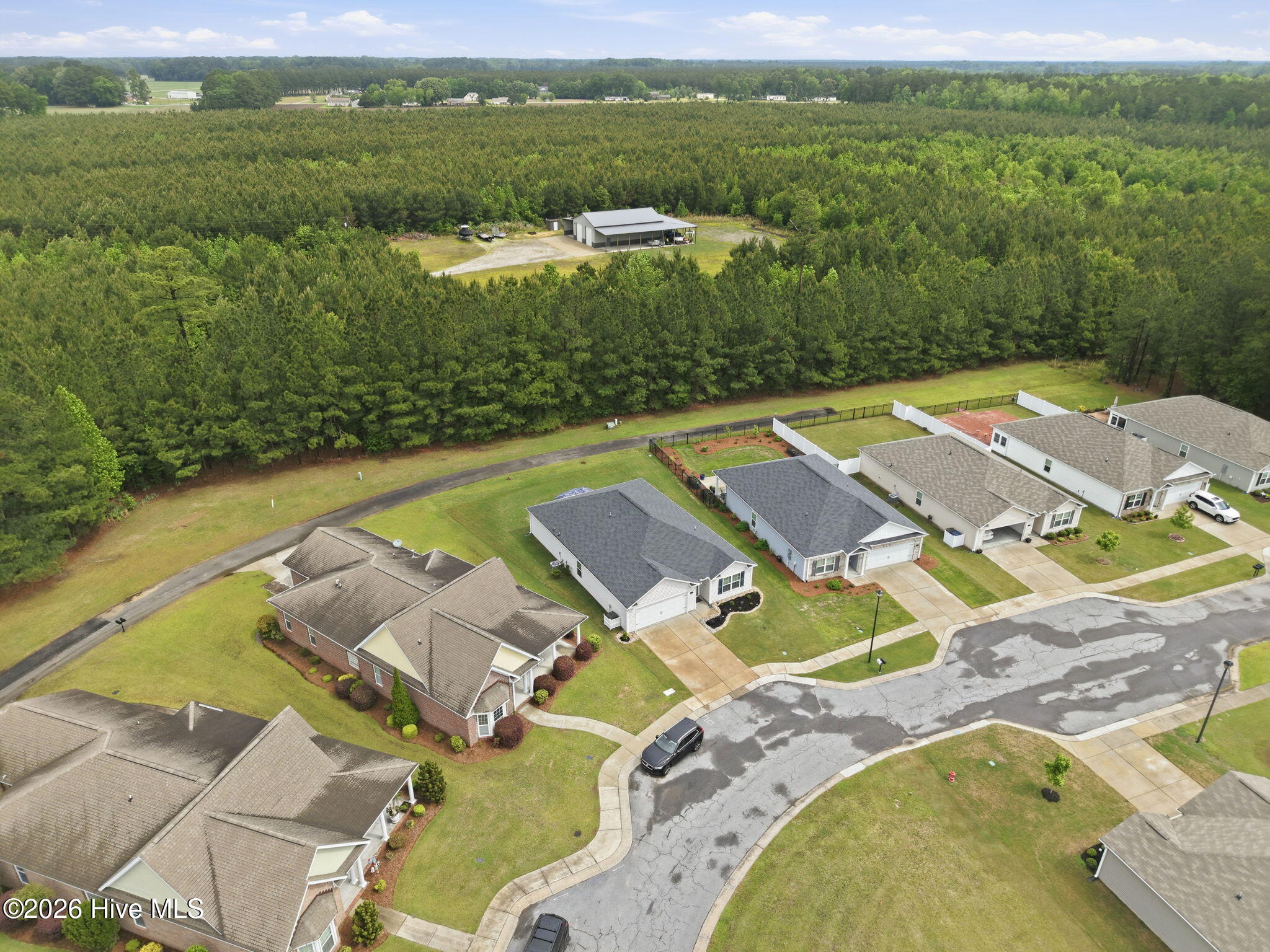 main property photo 40