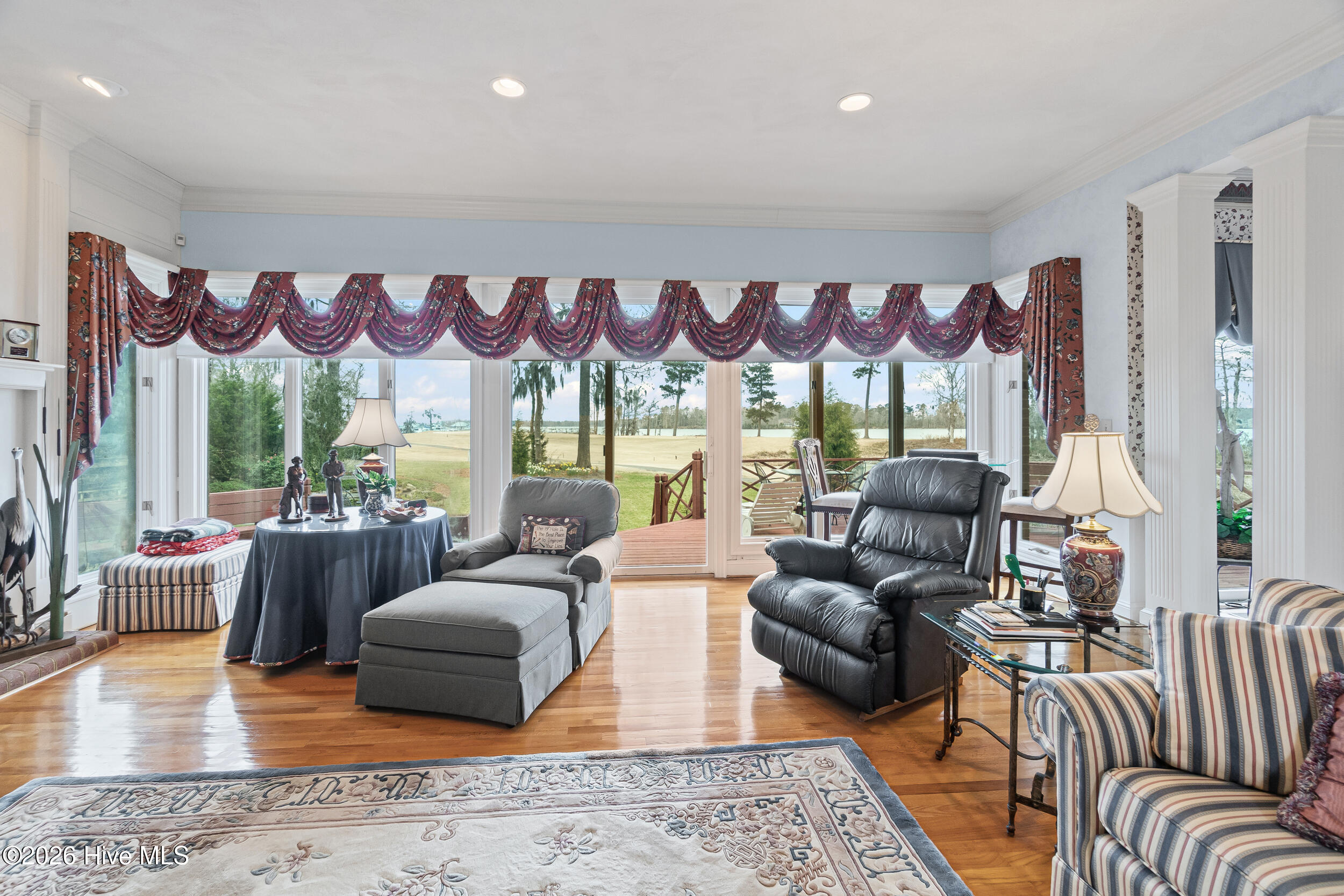 main property photo 14