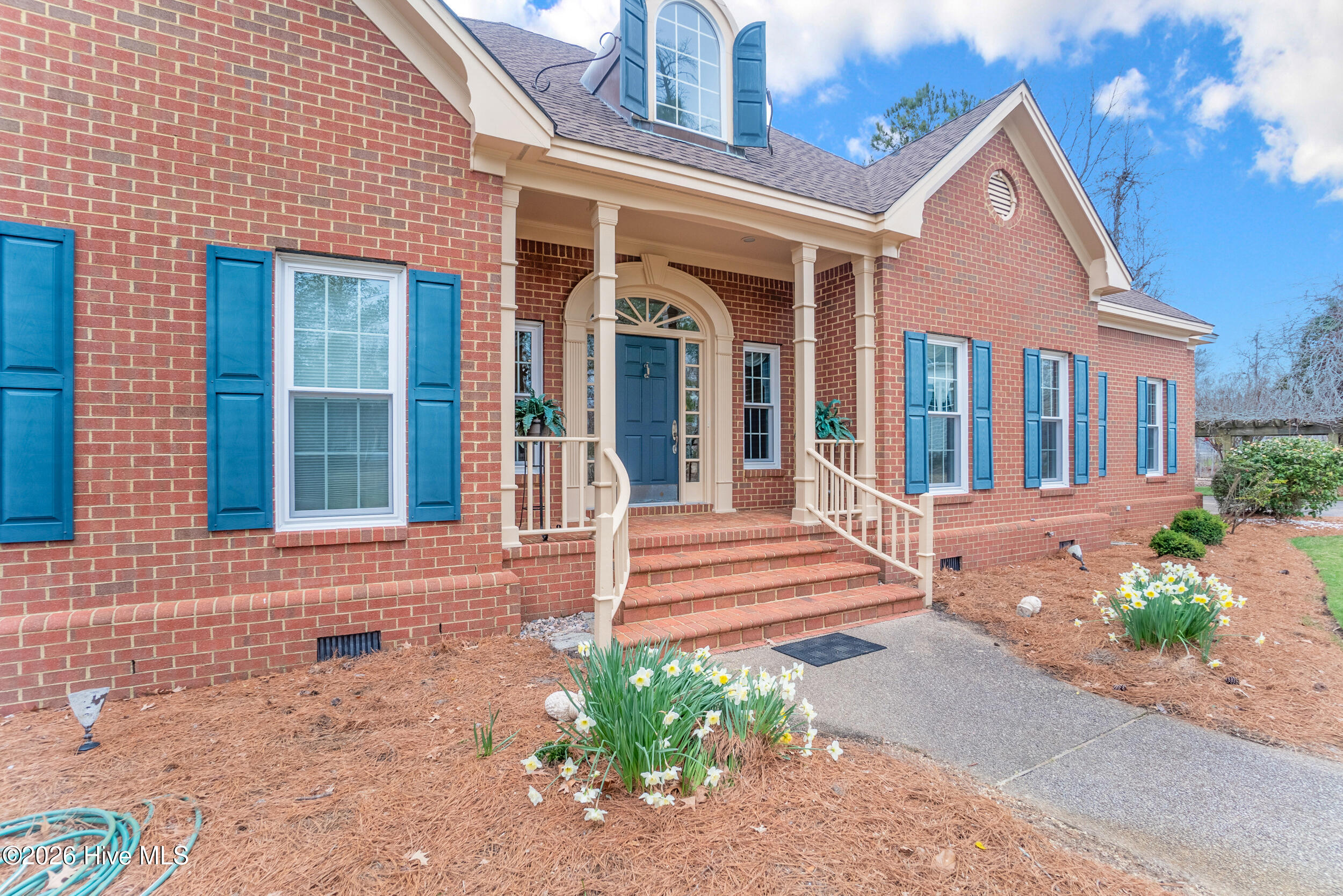 main property photo 6