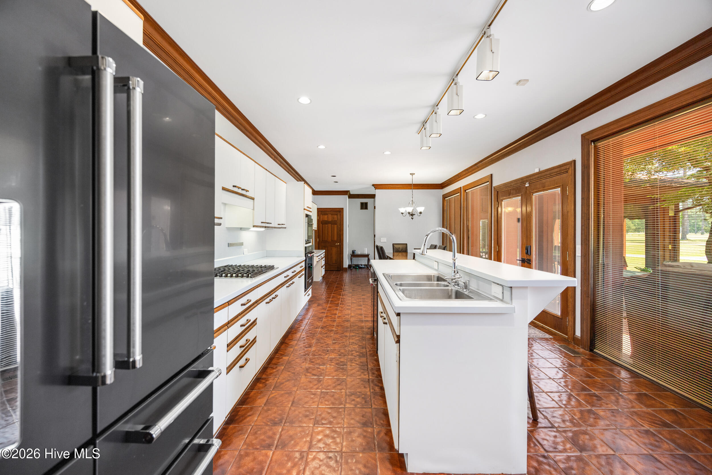 main property photo 24