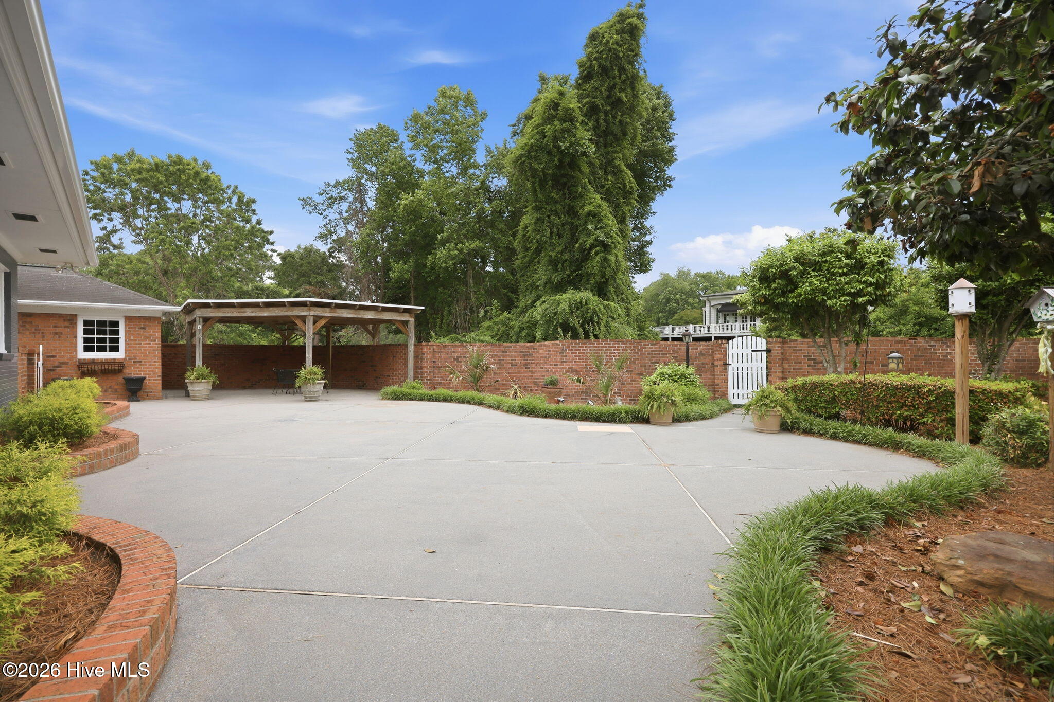 main property photo 20