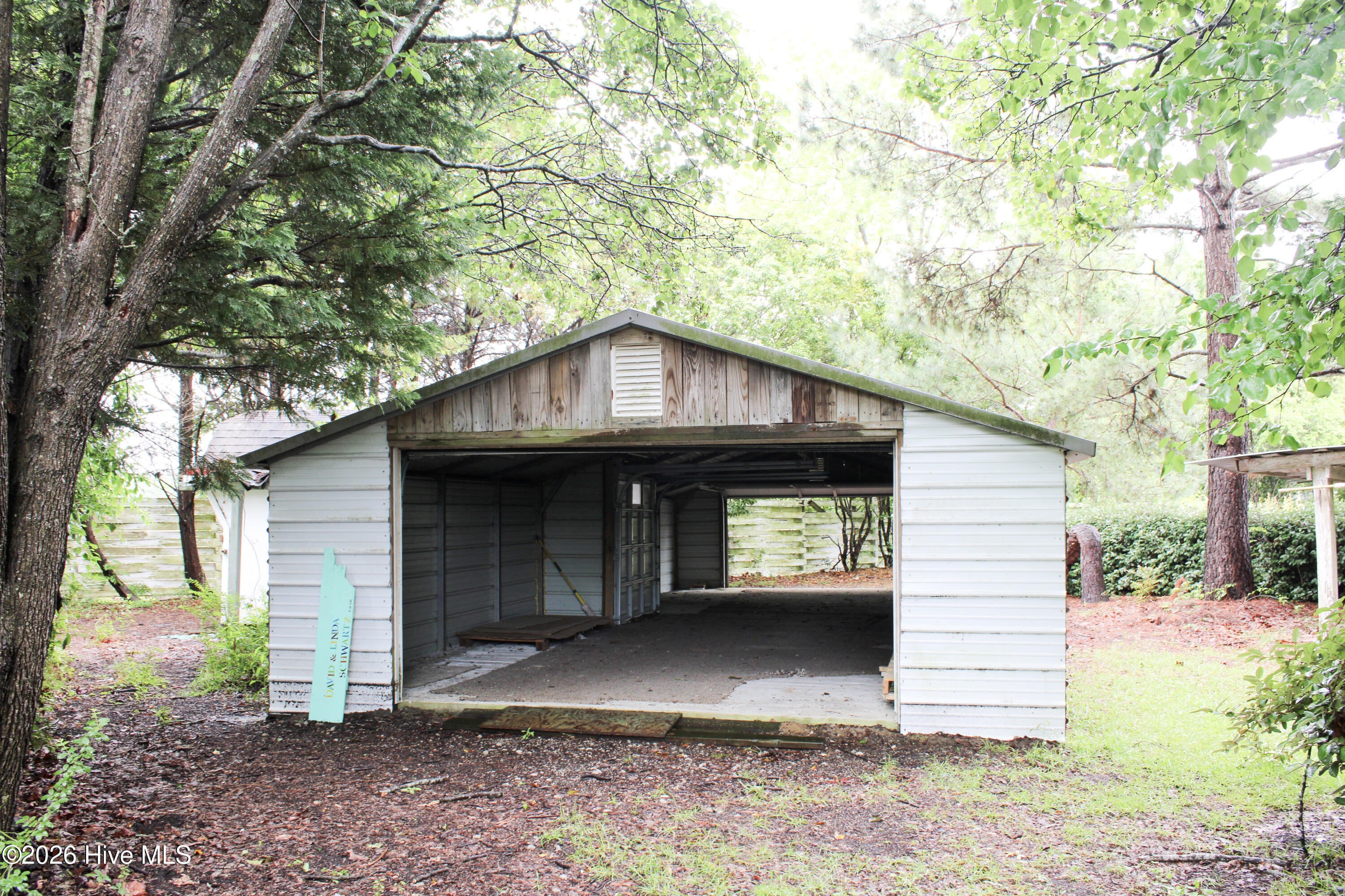 main property photo 40