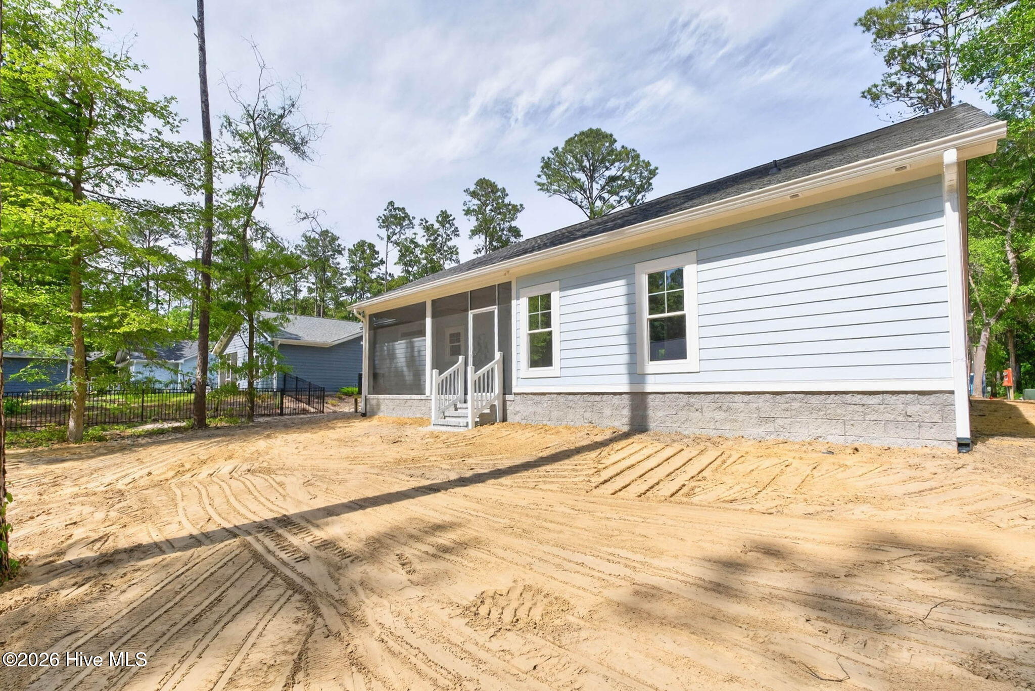 main property photo 34