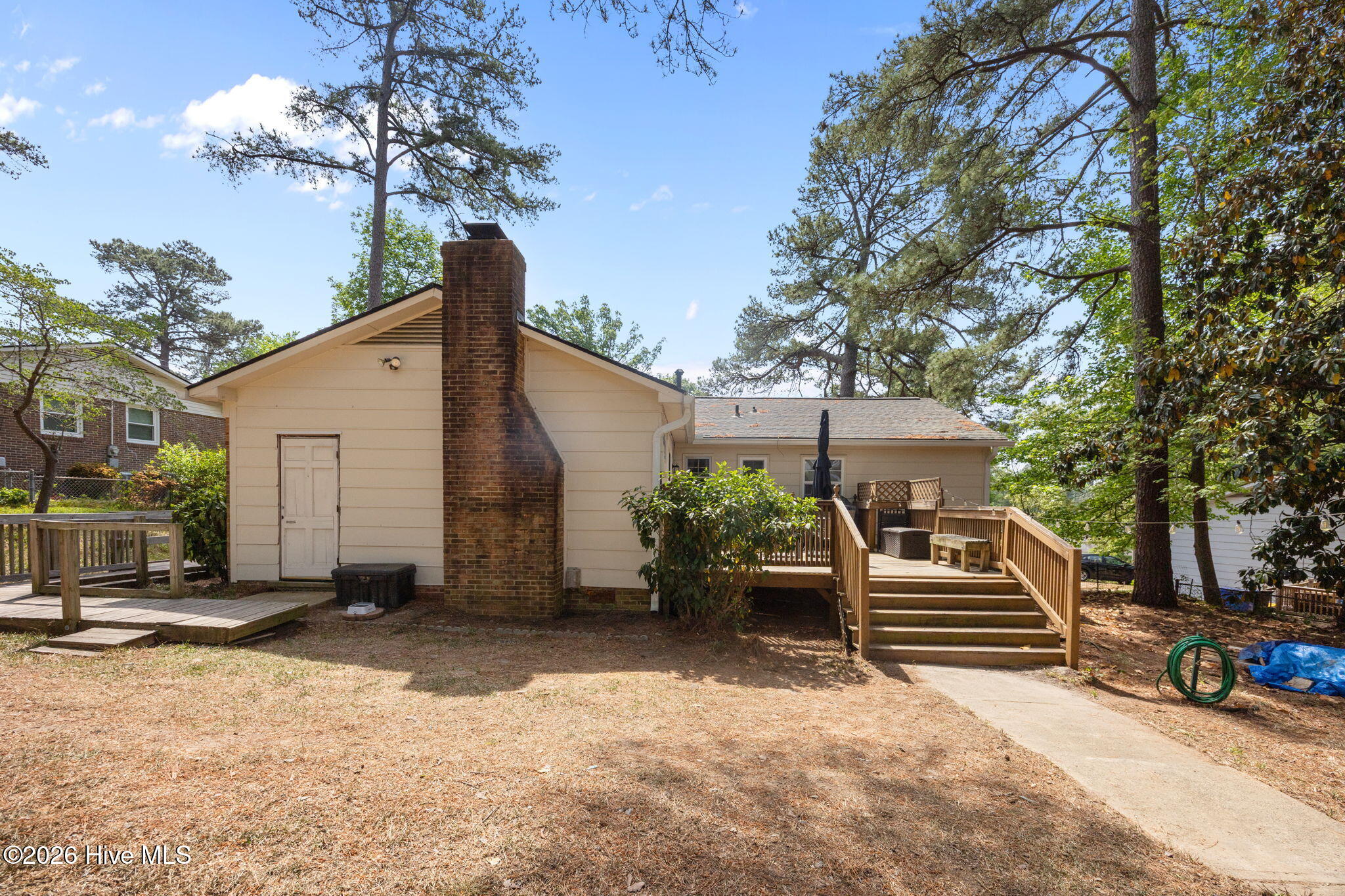 main property photo 36