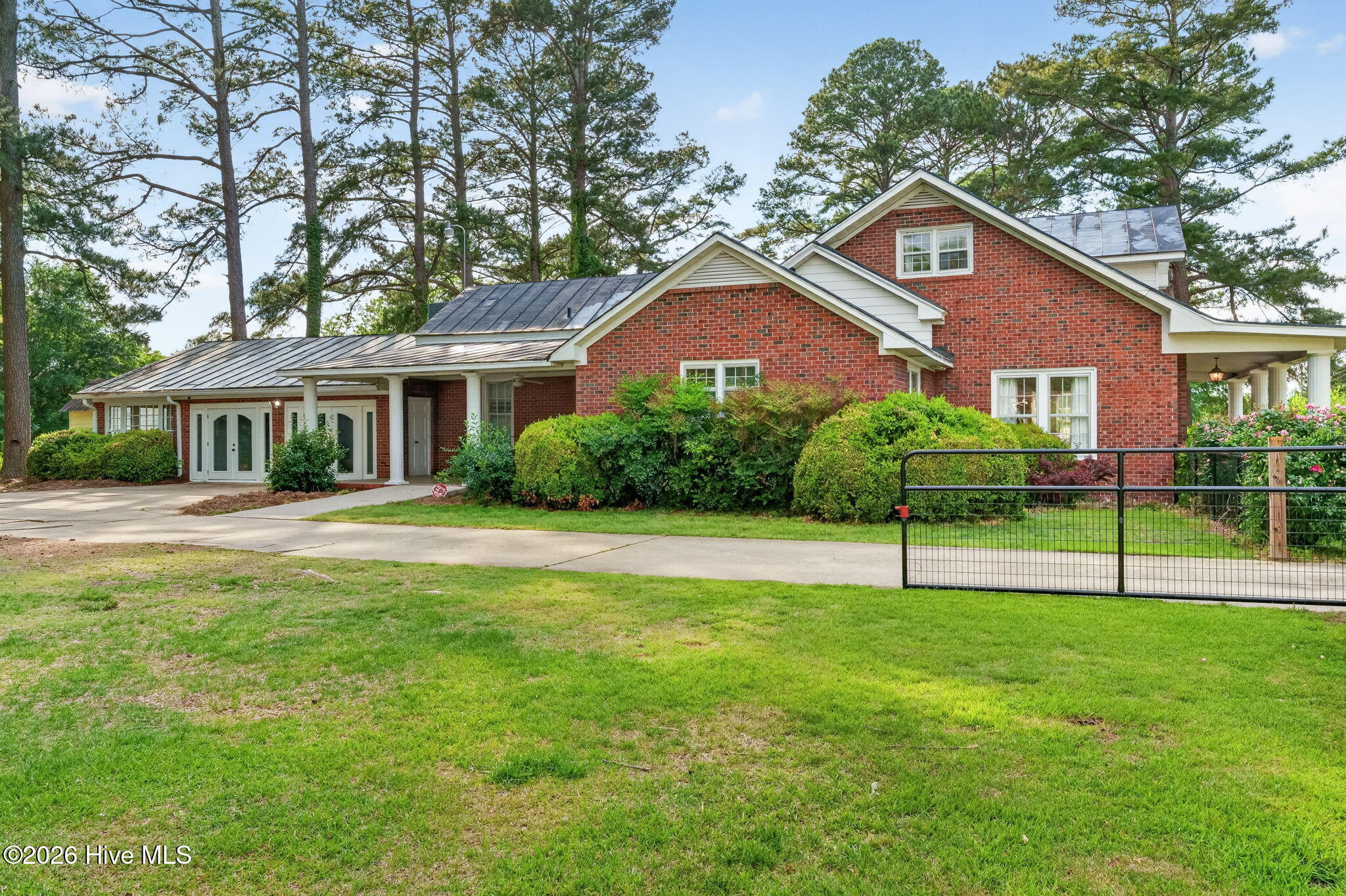 main property photo 45