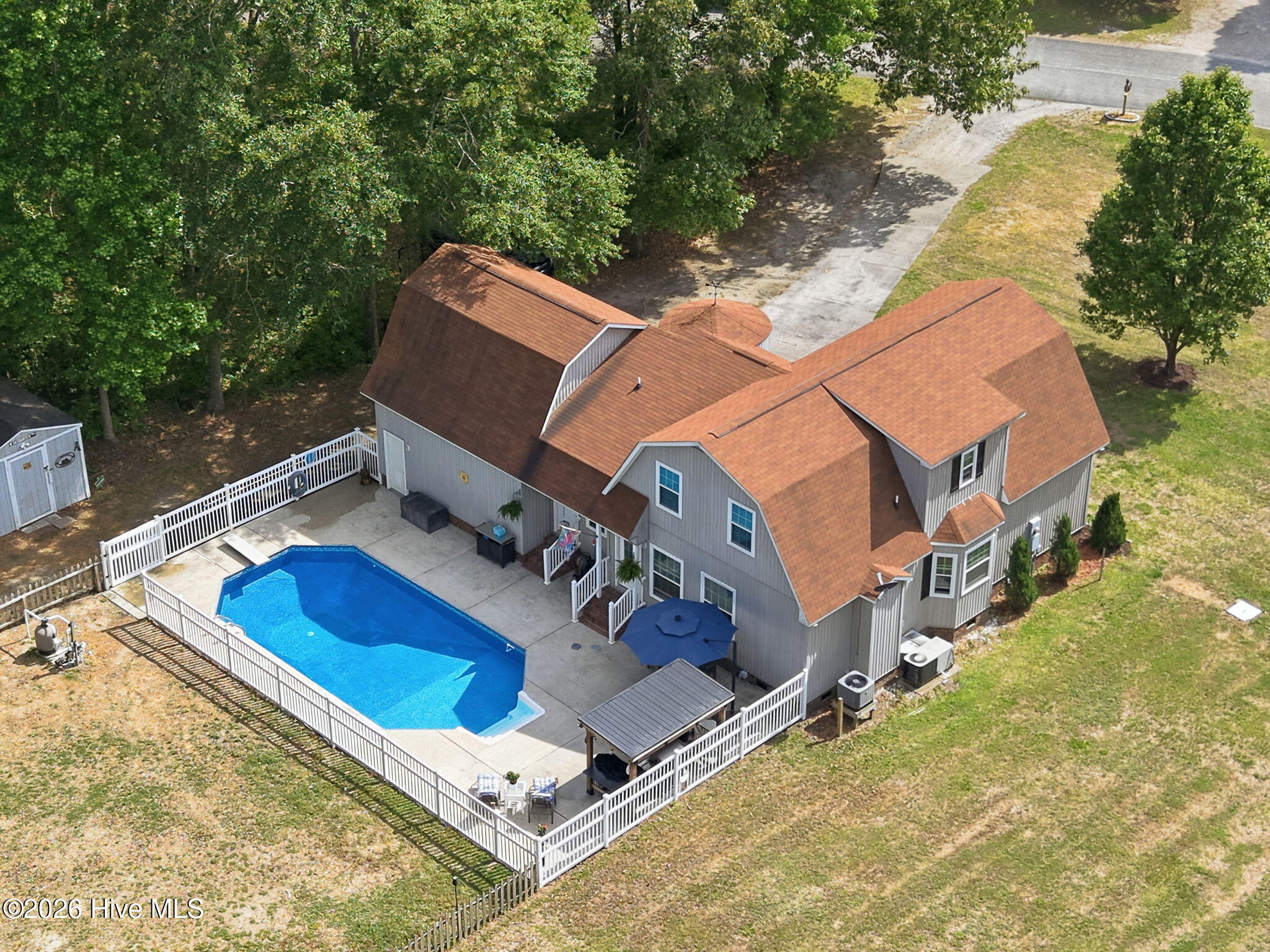 main property photo 42