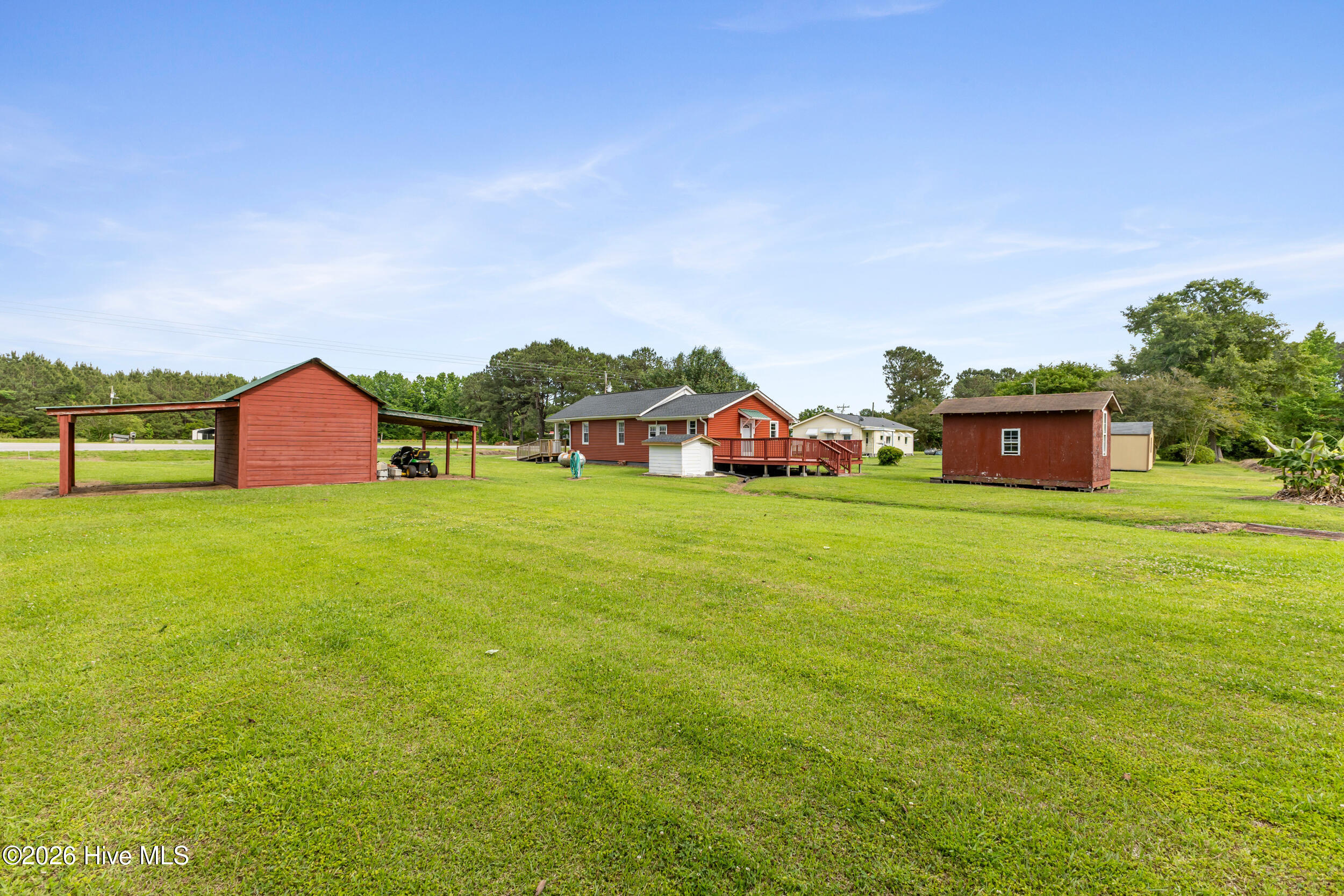 main property photo 28