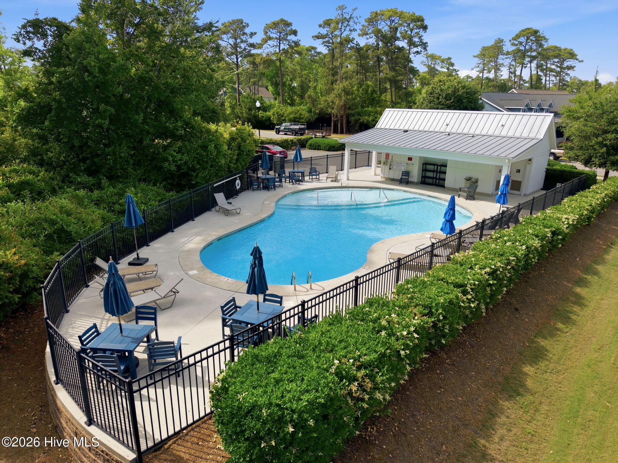 main property photo 50