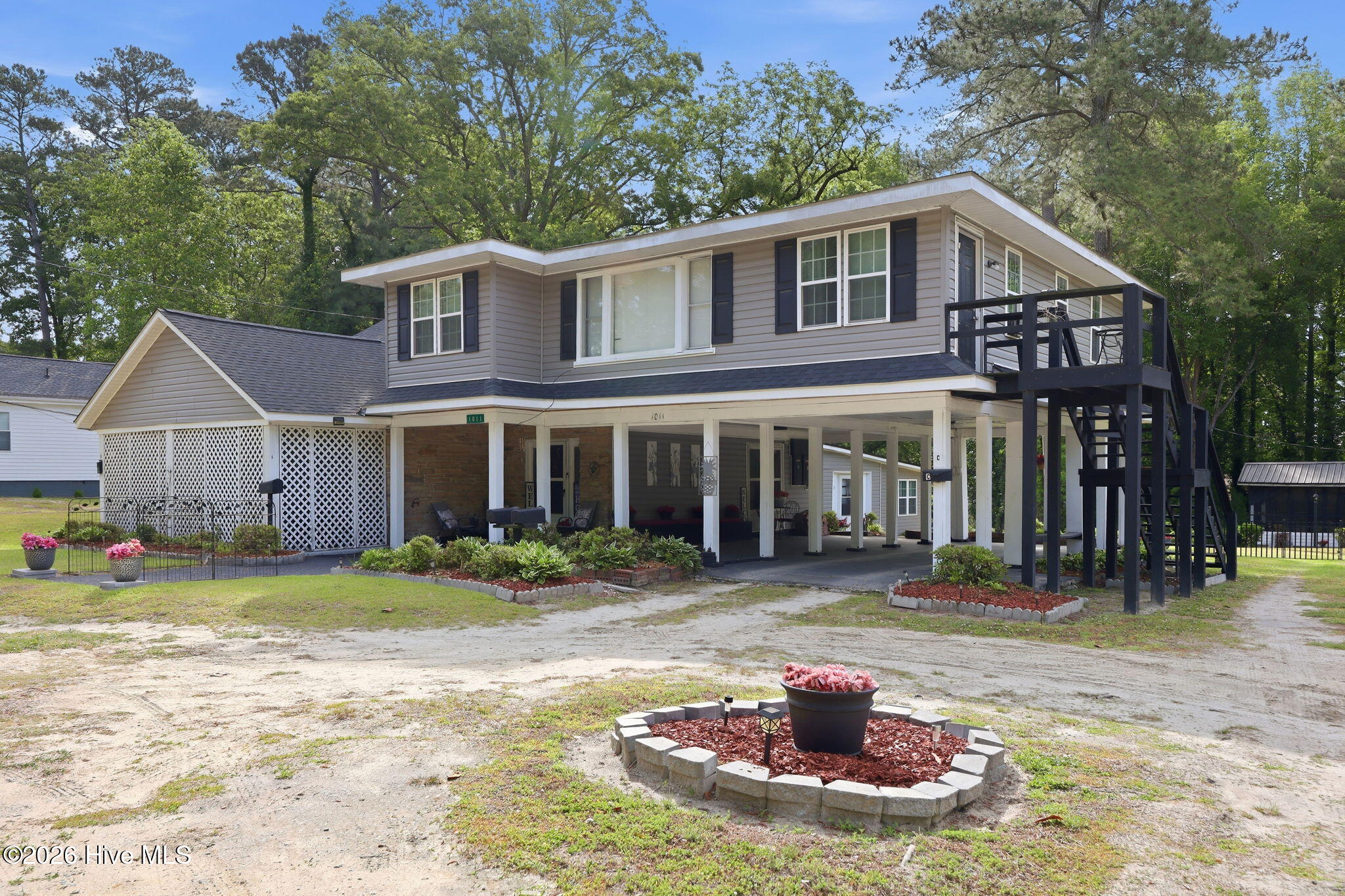 main property photo 9