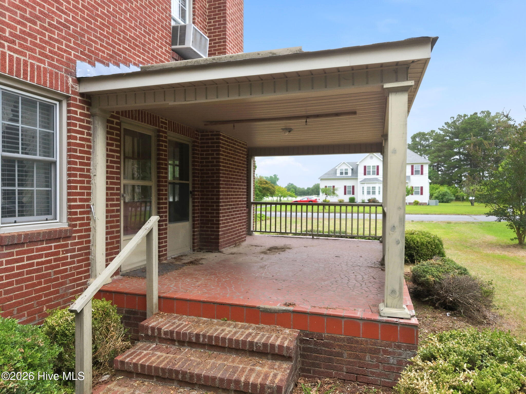 main property photo 17