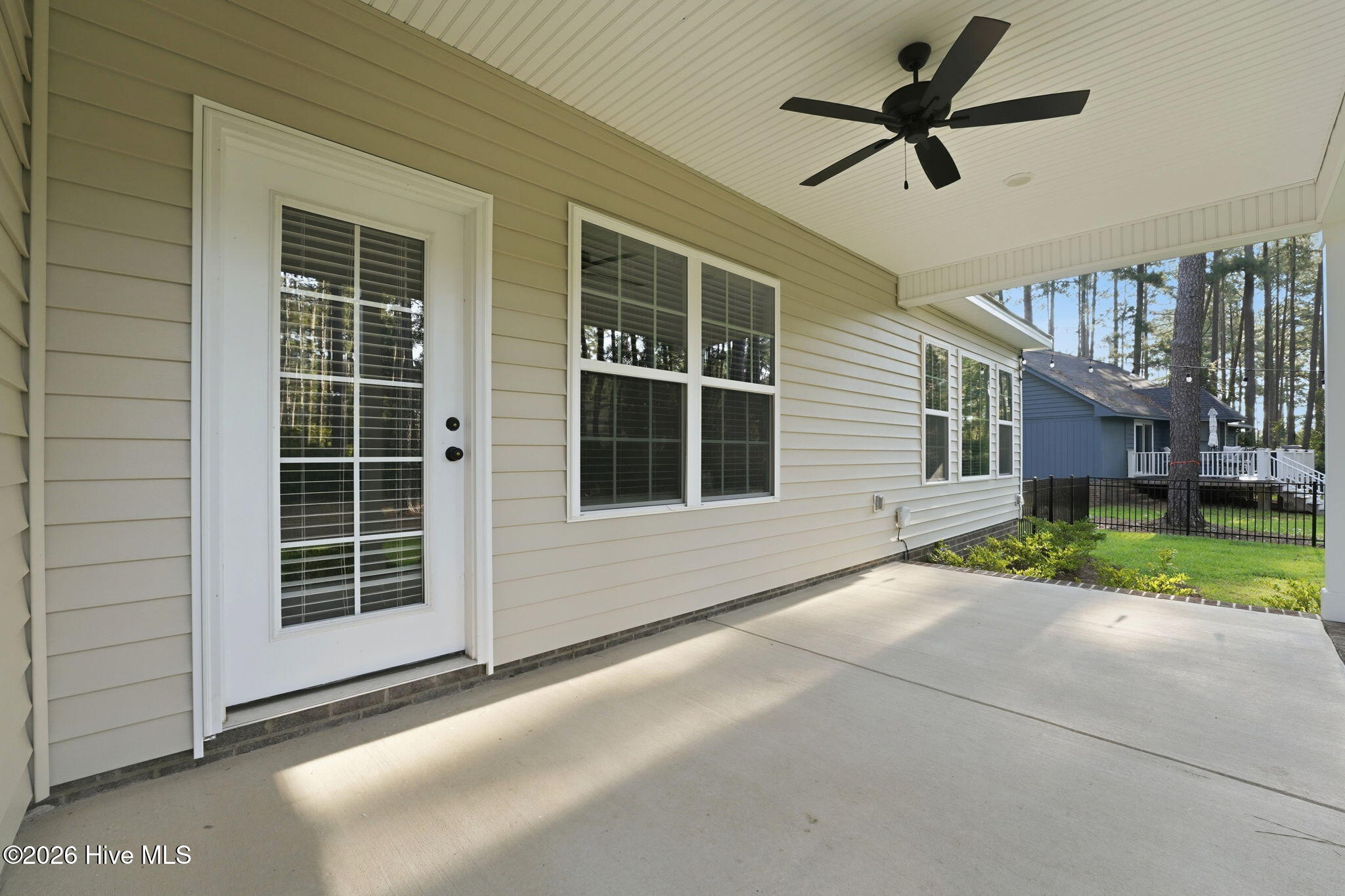 main property photo 40