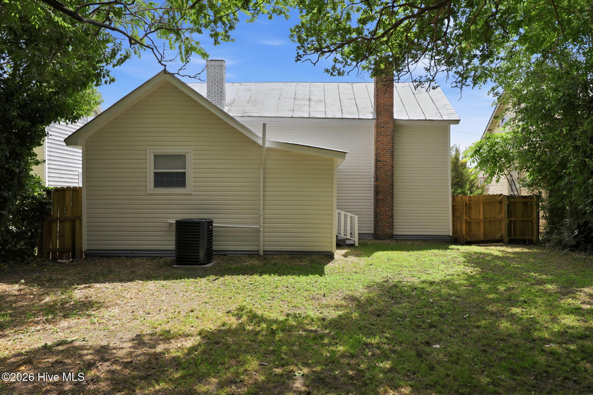 main property photo 22