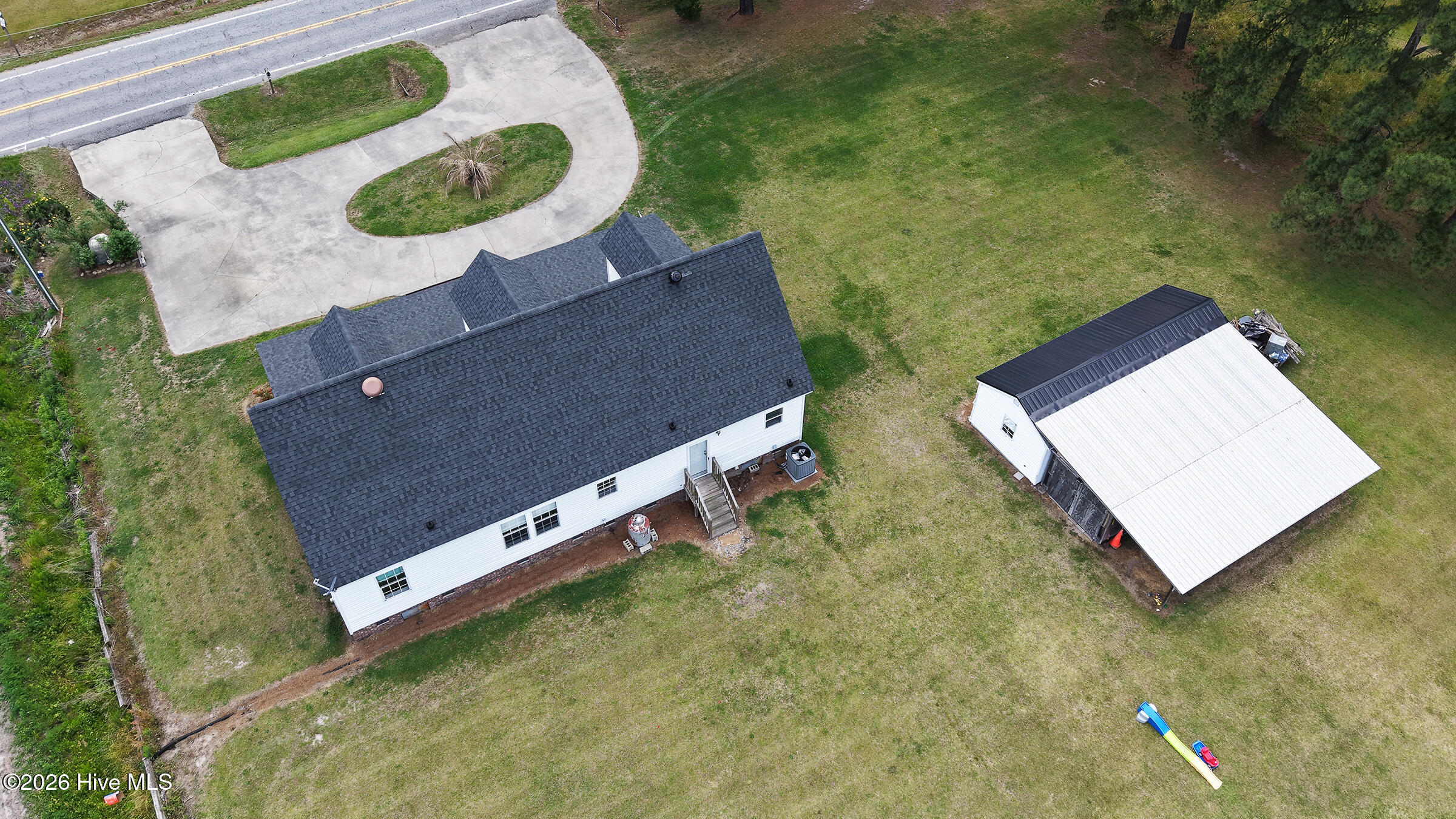 main property photo 33
