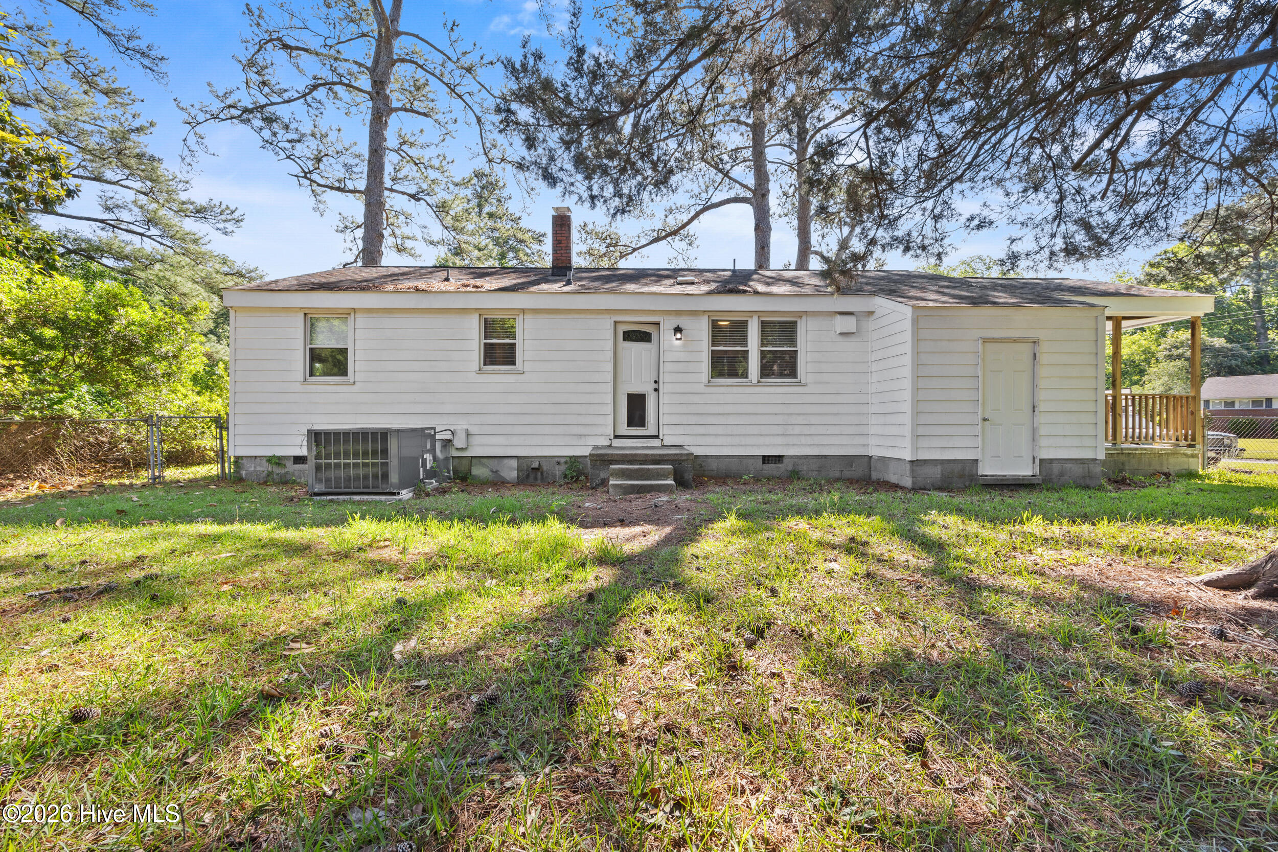 main property photo 23