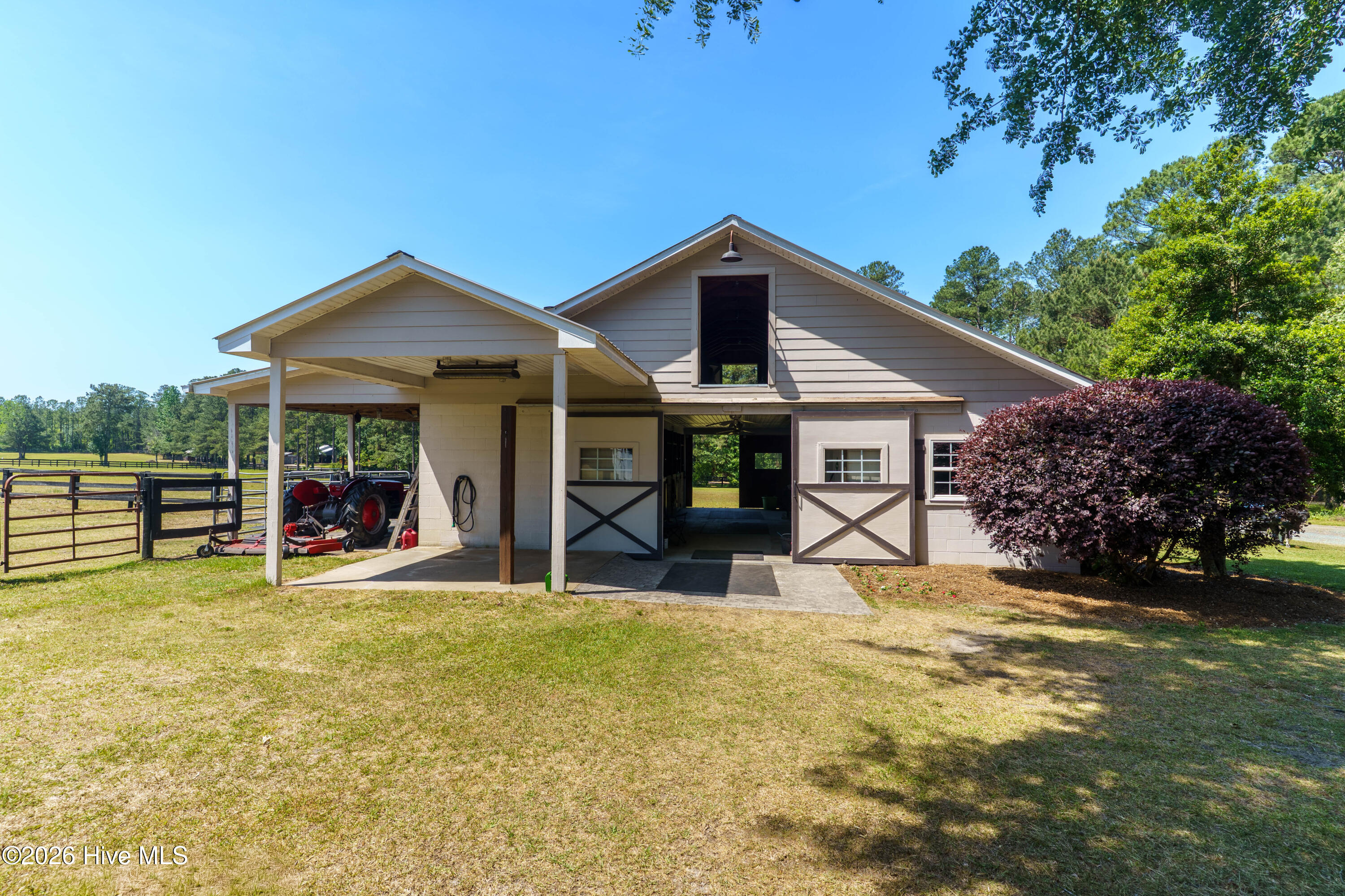 main property photo 44