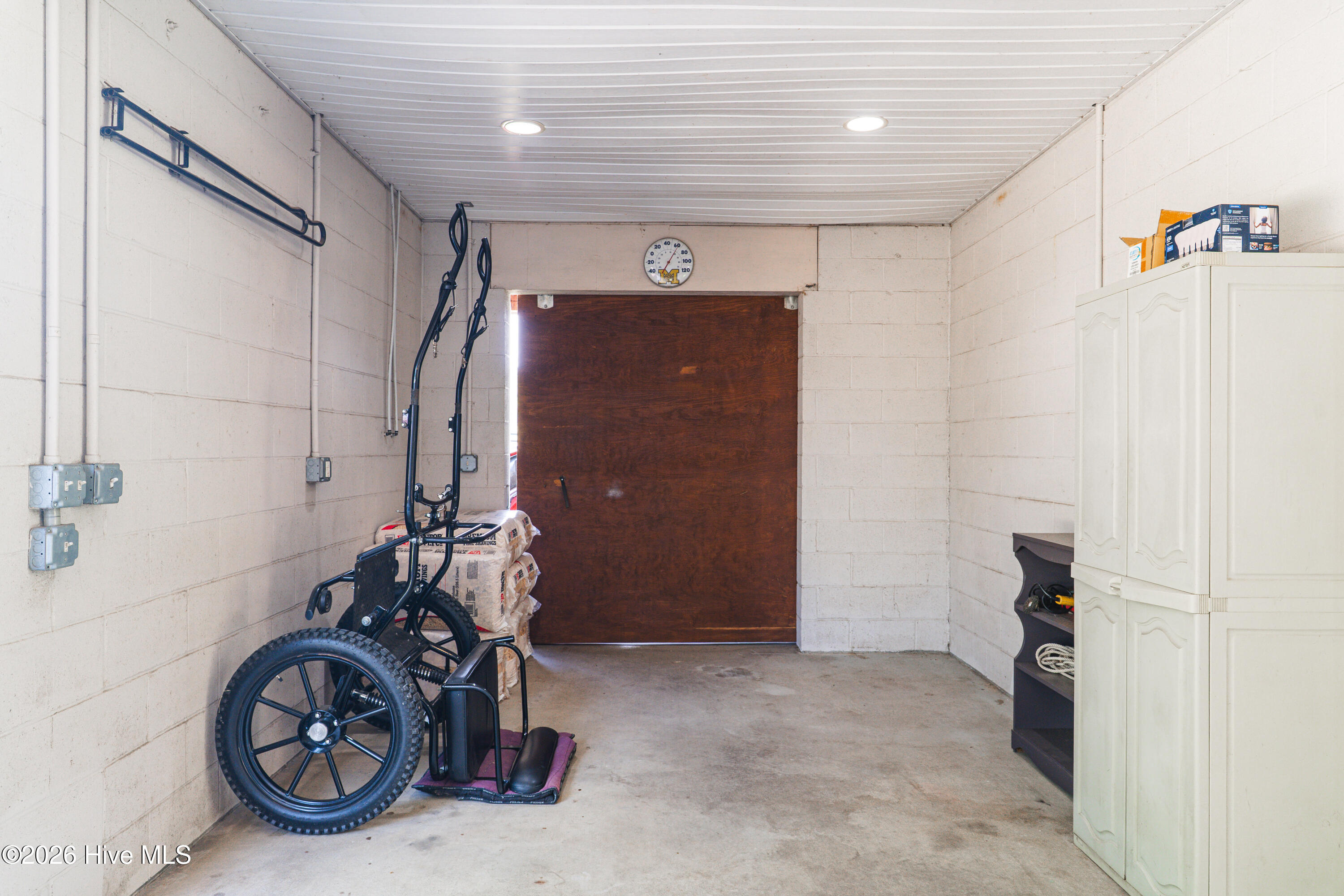 main property photo 49