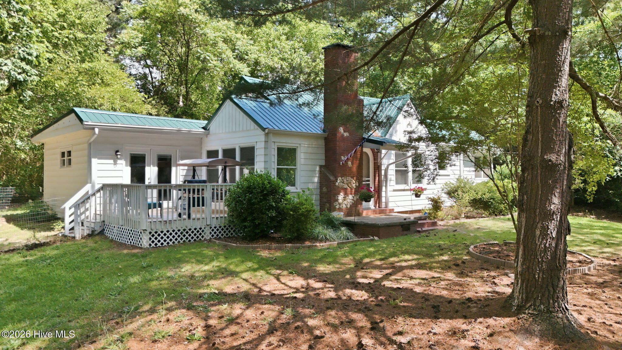 main property photo 37