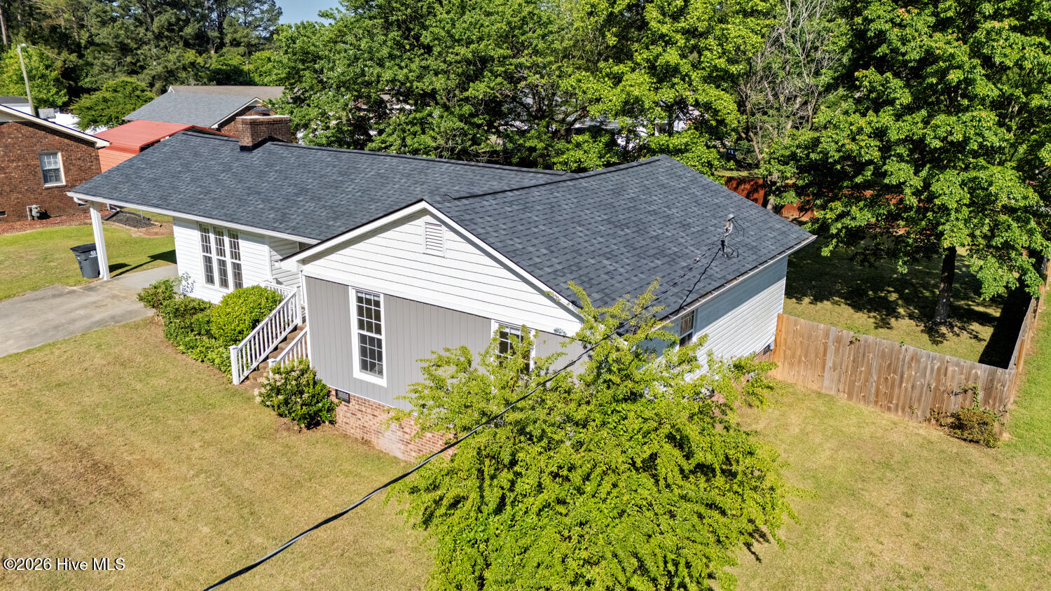 main property photo 32