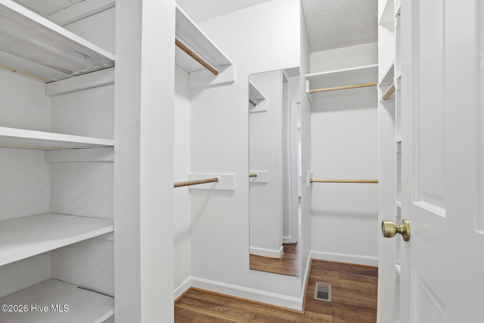 property viewer photo 16
