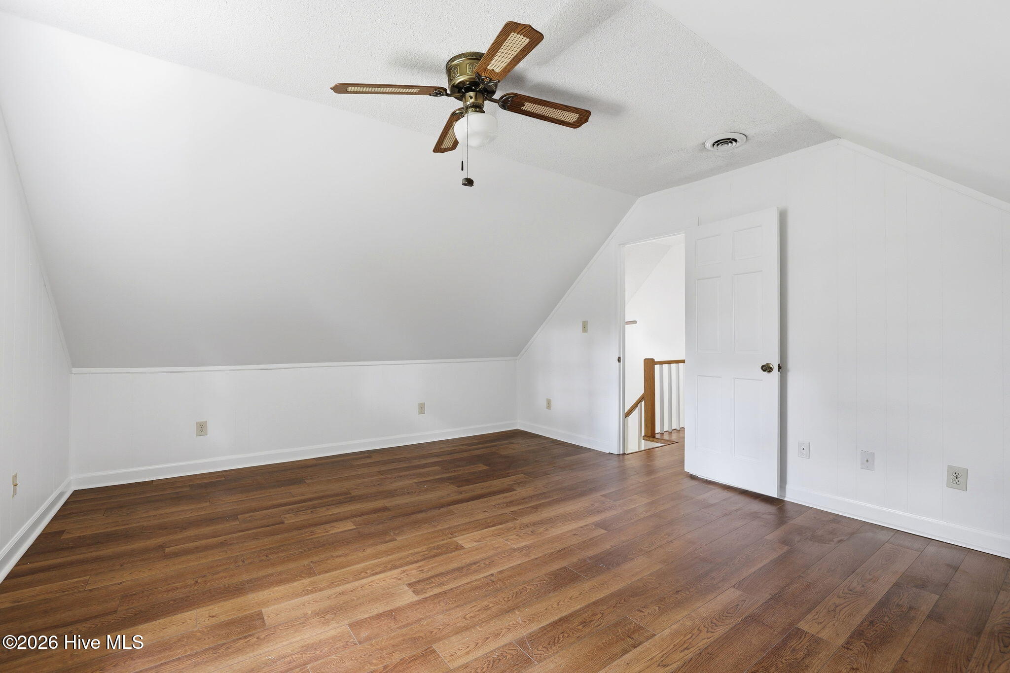 property viewer photo 25