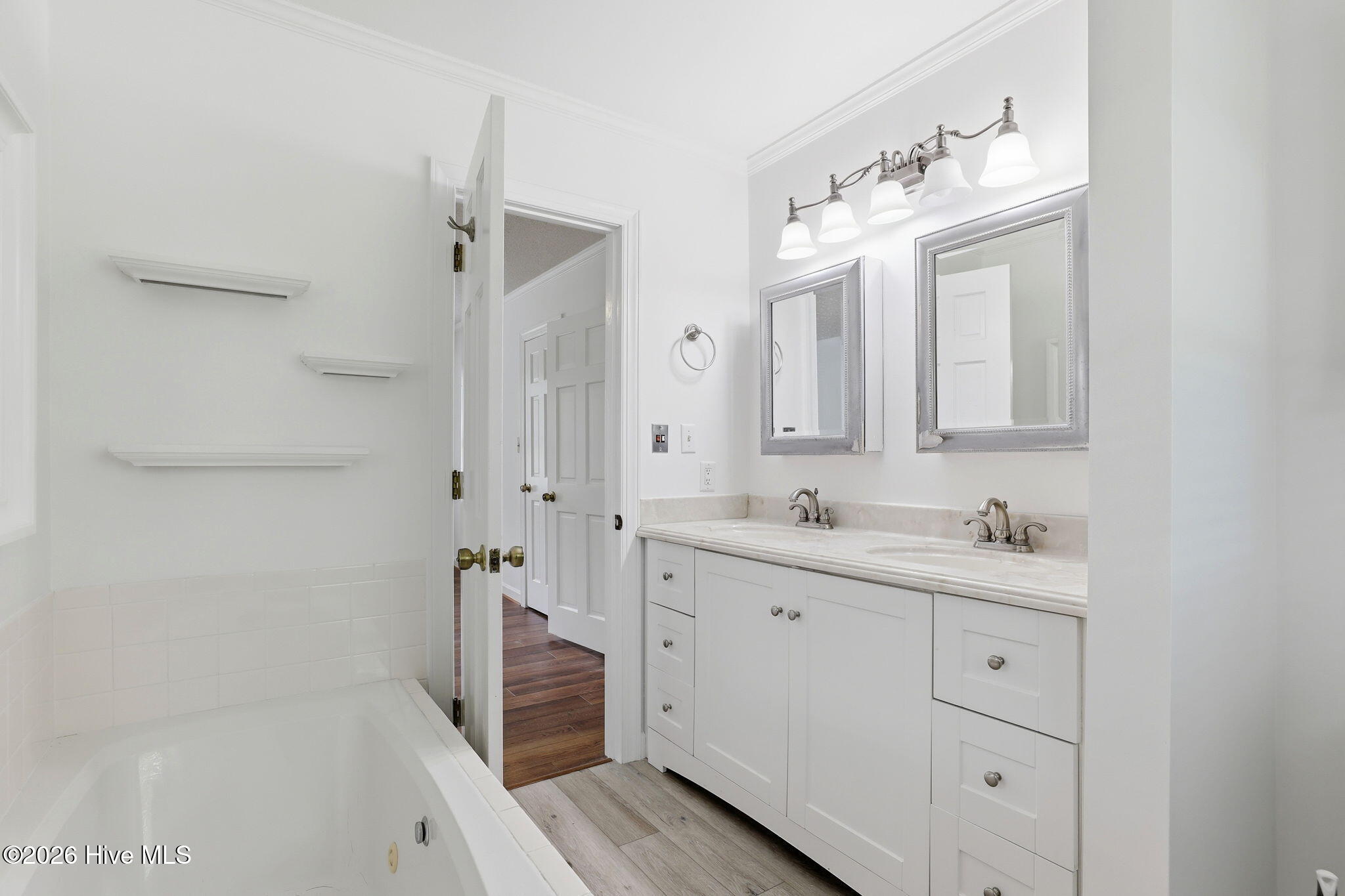 property viewer photo 27
