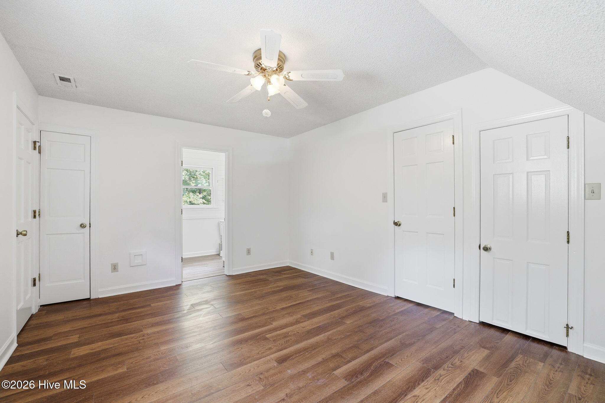 property viewer photo 30