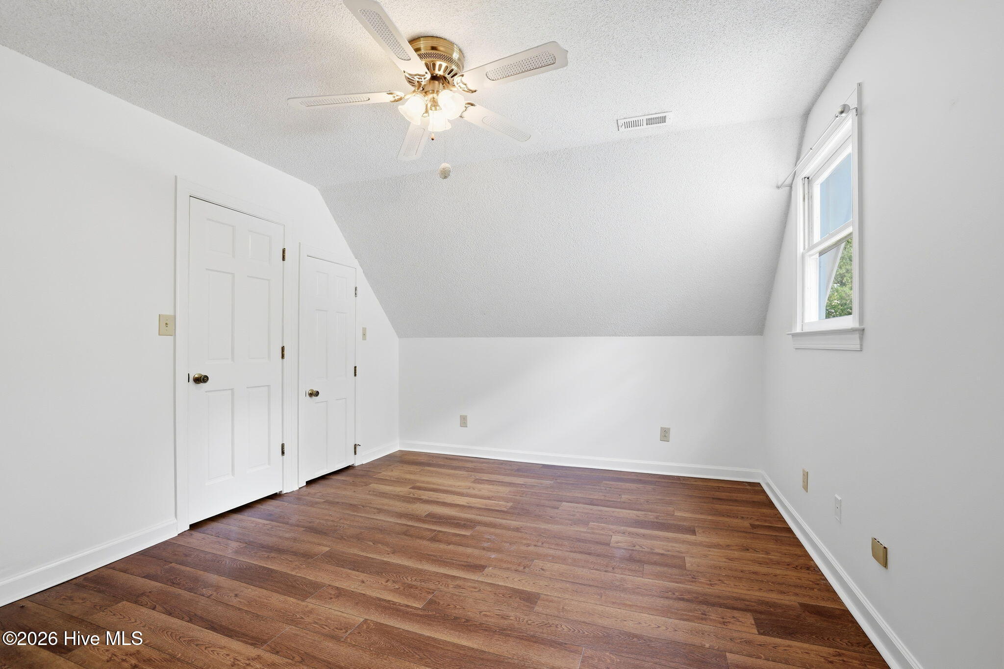 property viewer photo 32