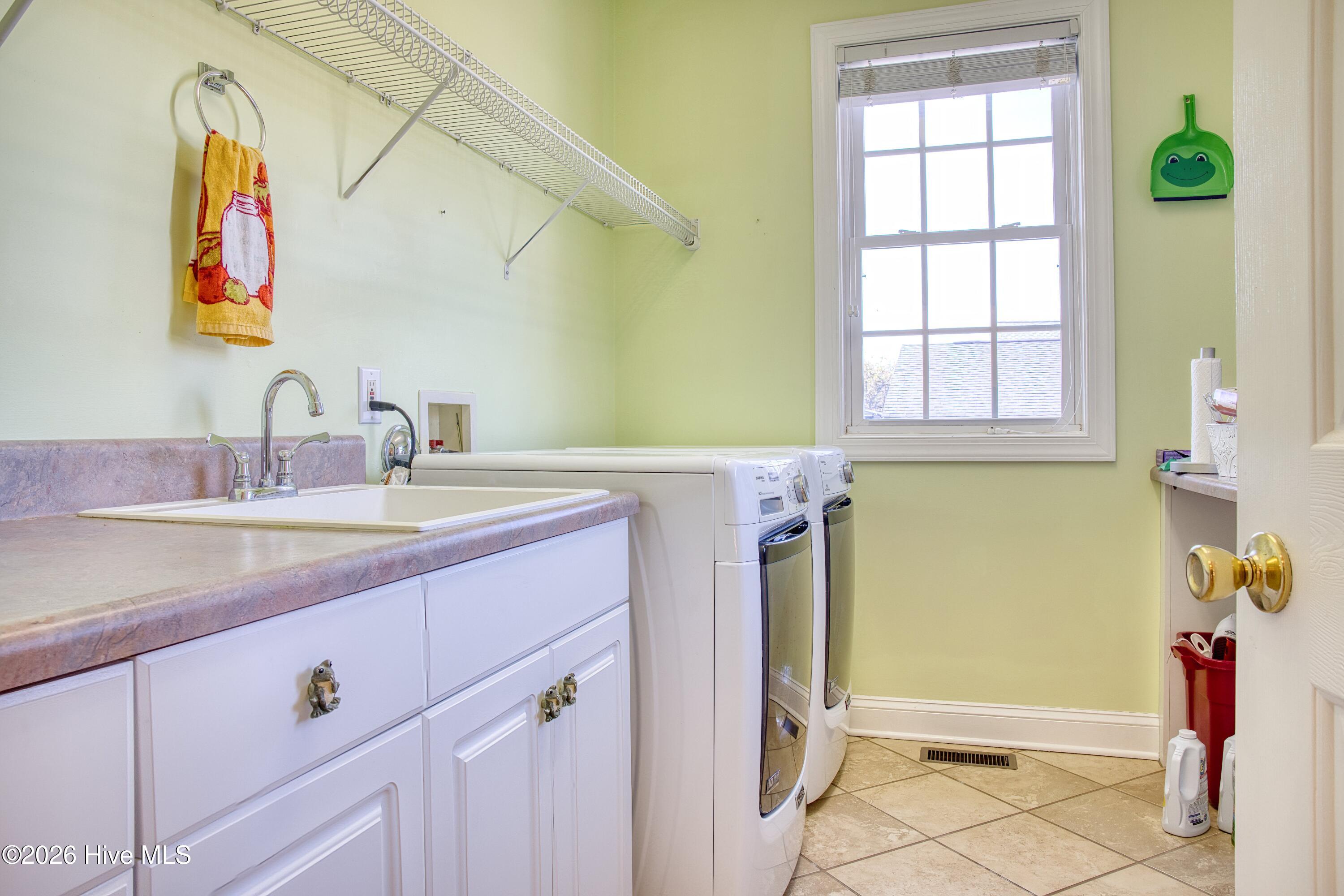 main property photo 23