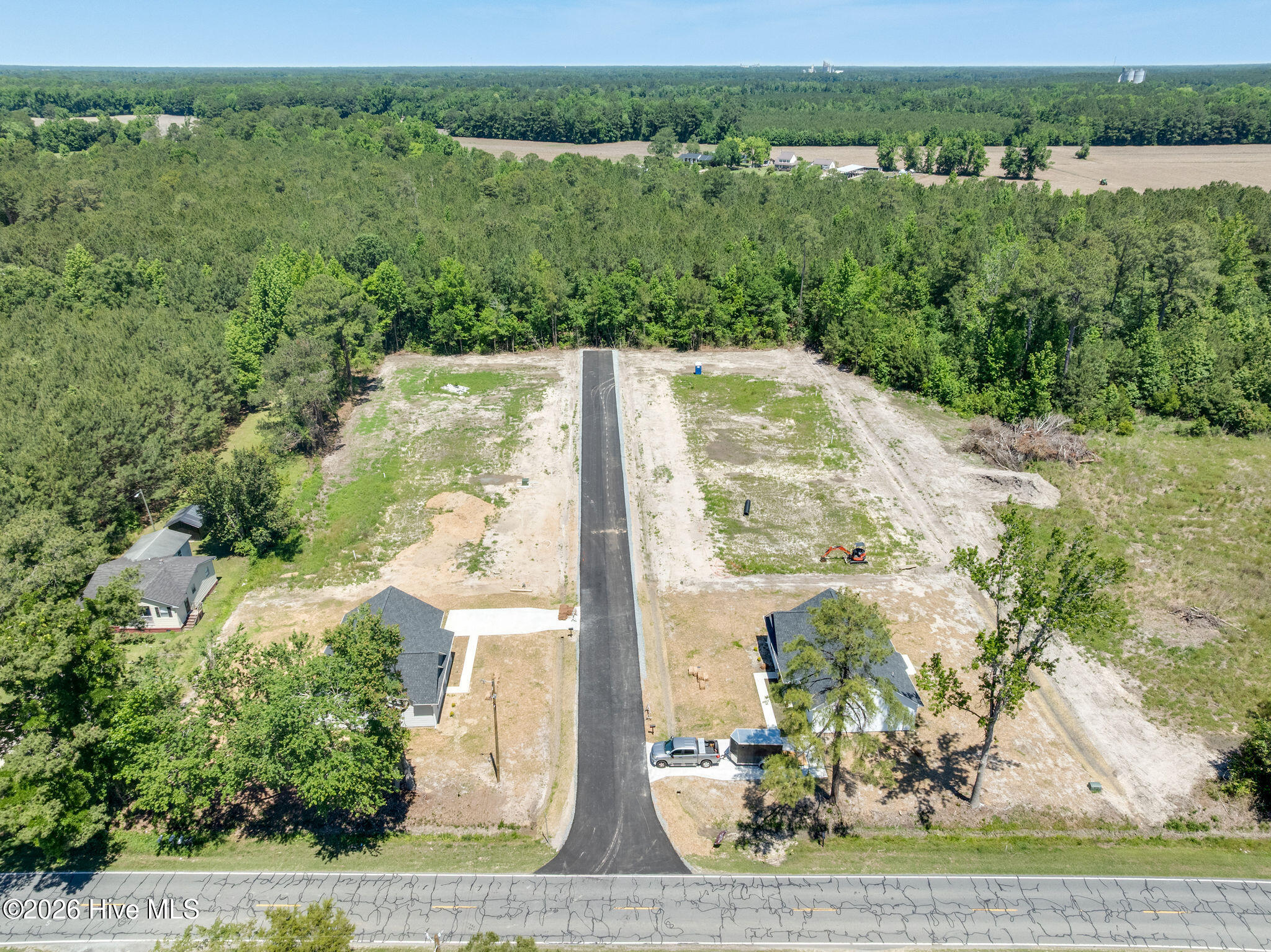 main property photo 28